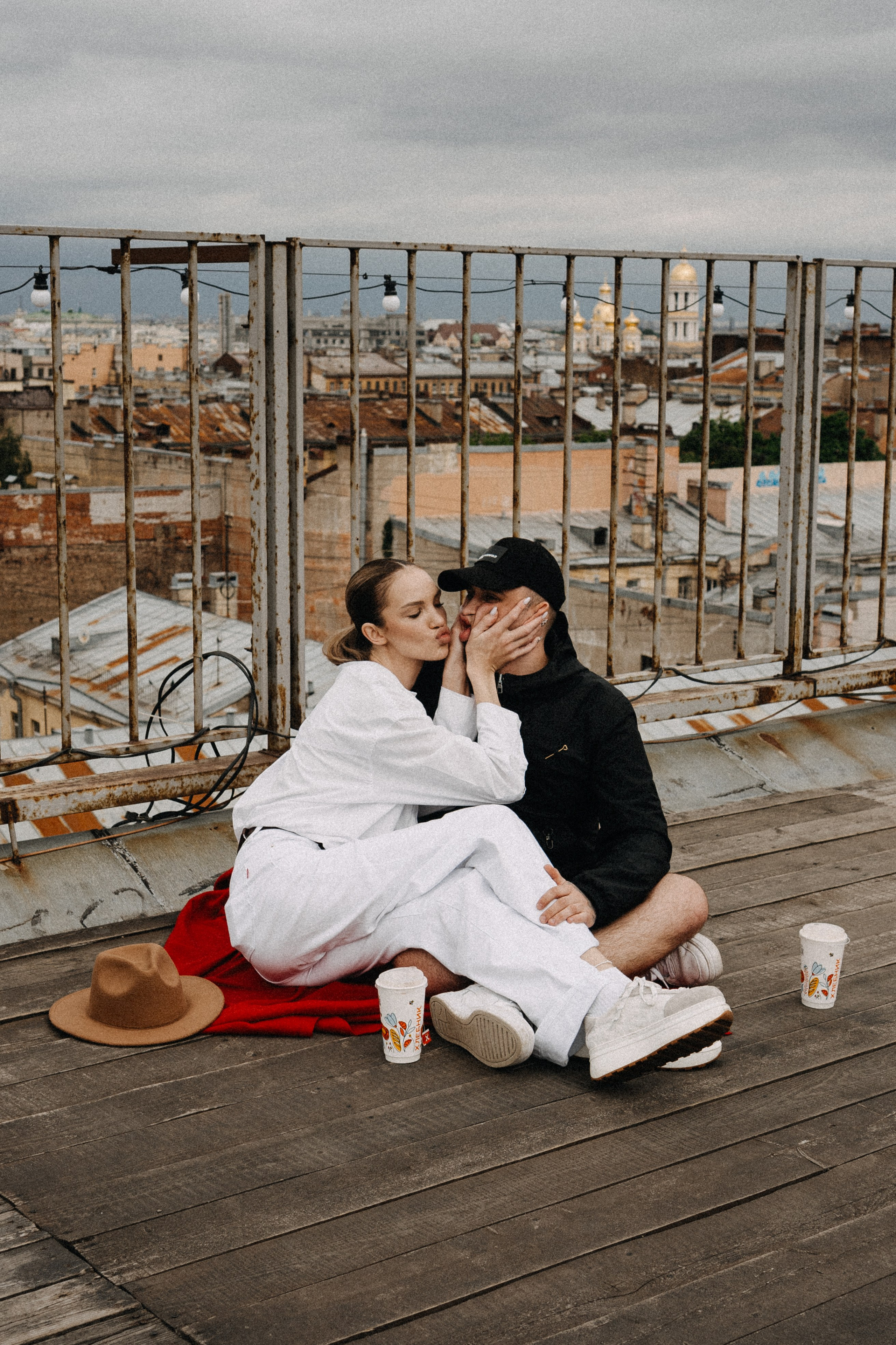 МЫ ГУЛЯЛИ ПРО КРЫШАМ ПИТЕРА. Профессиональный фотограф, Санкт-Петербург — Виктория Богомолова