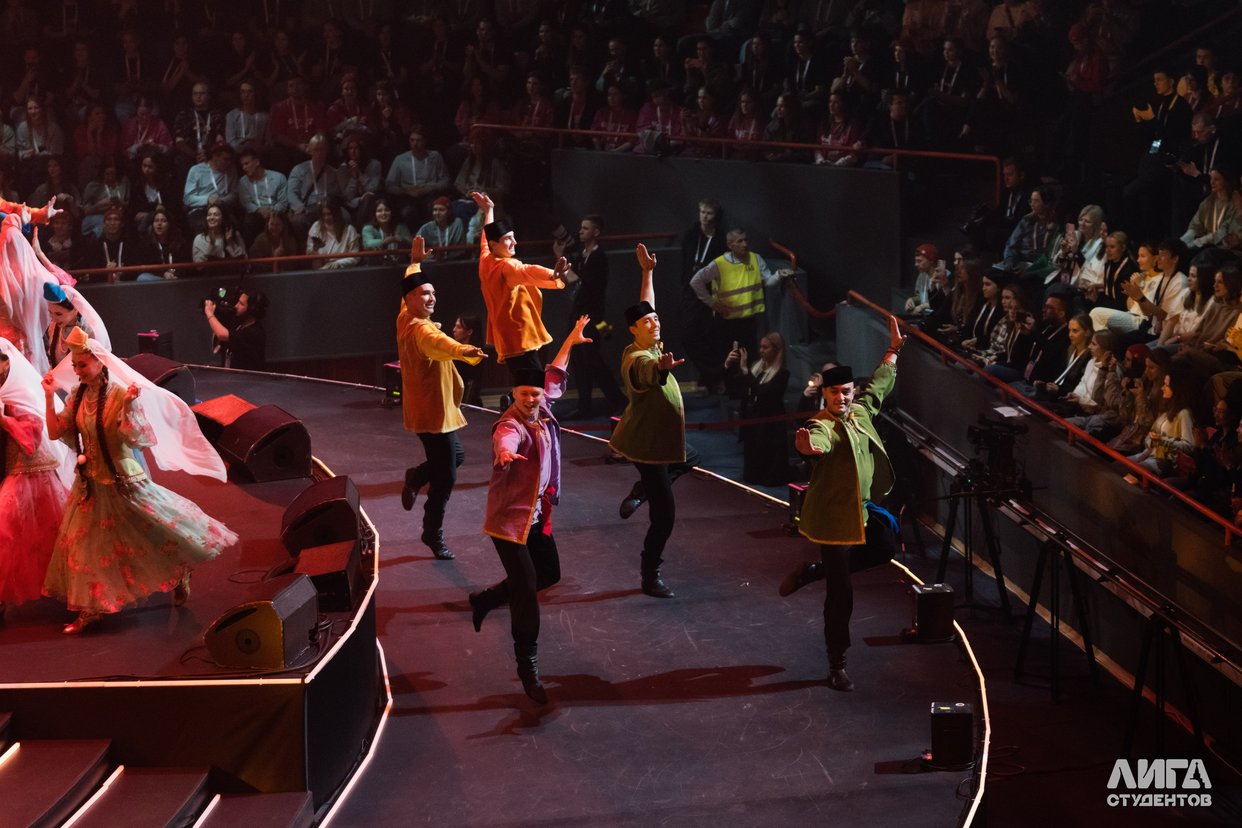 Российская Студенческая Весна 2025. Портретный фотограф в Казани Радомир Заздравных