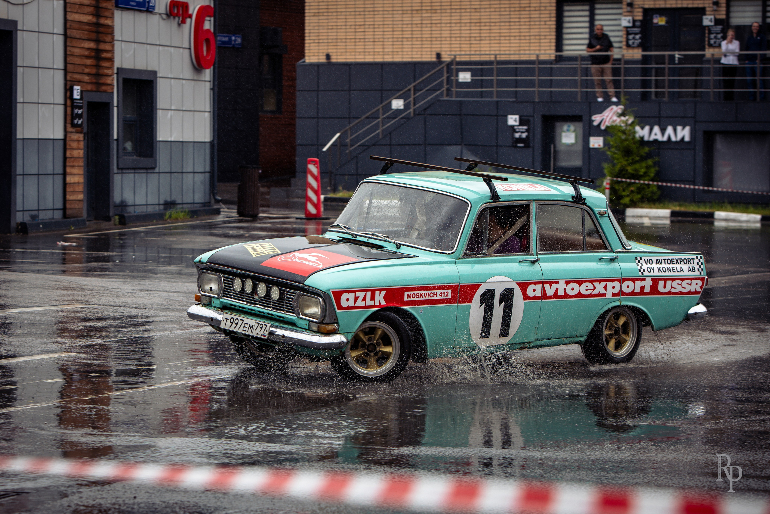 GYMKHANA. Rusty Photographer