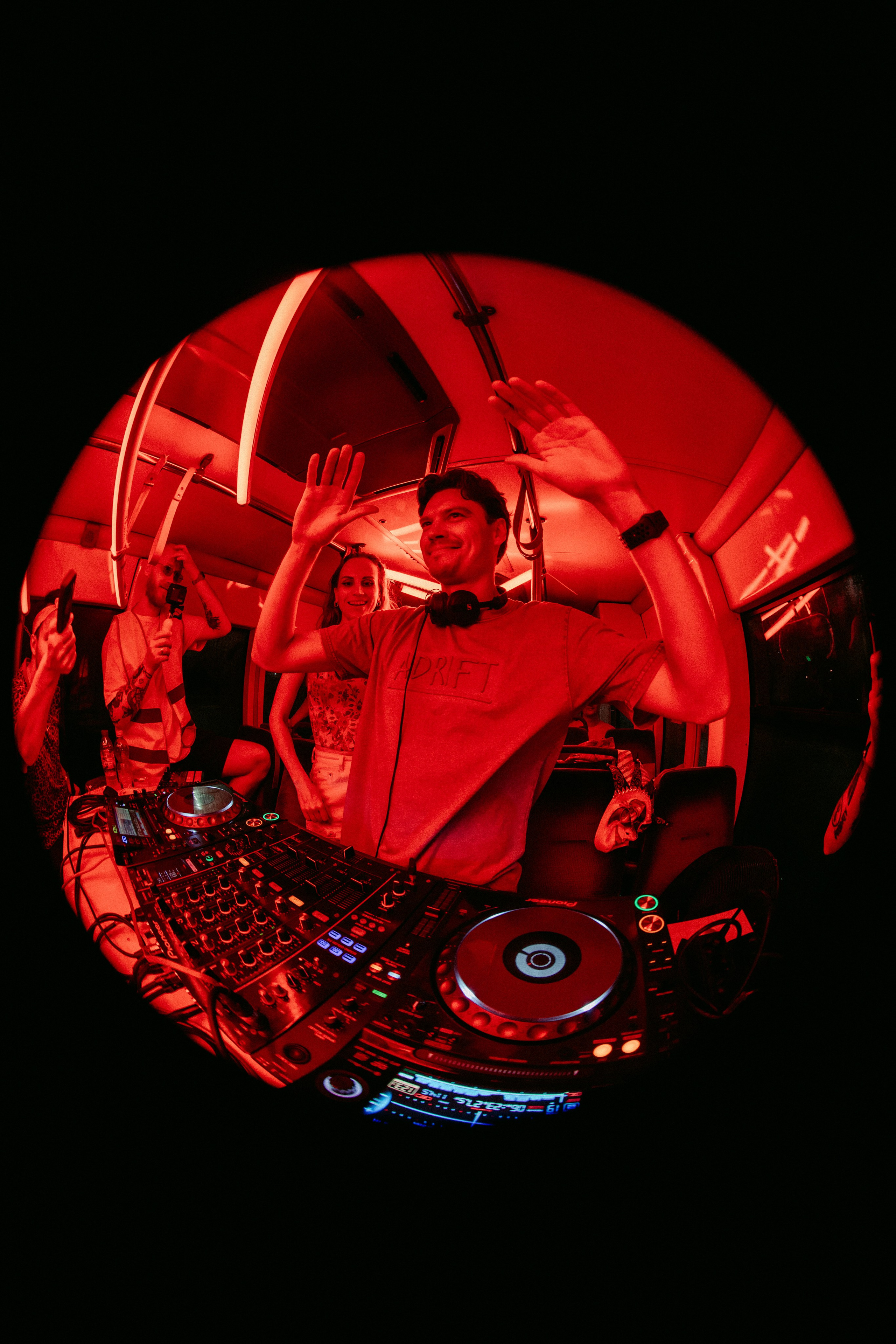 Вечеринка в трамвае / 2024. Саша Копылов, фотограф в Казани