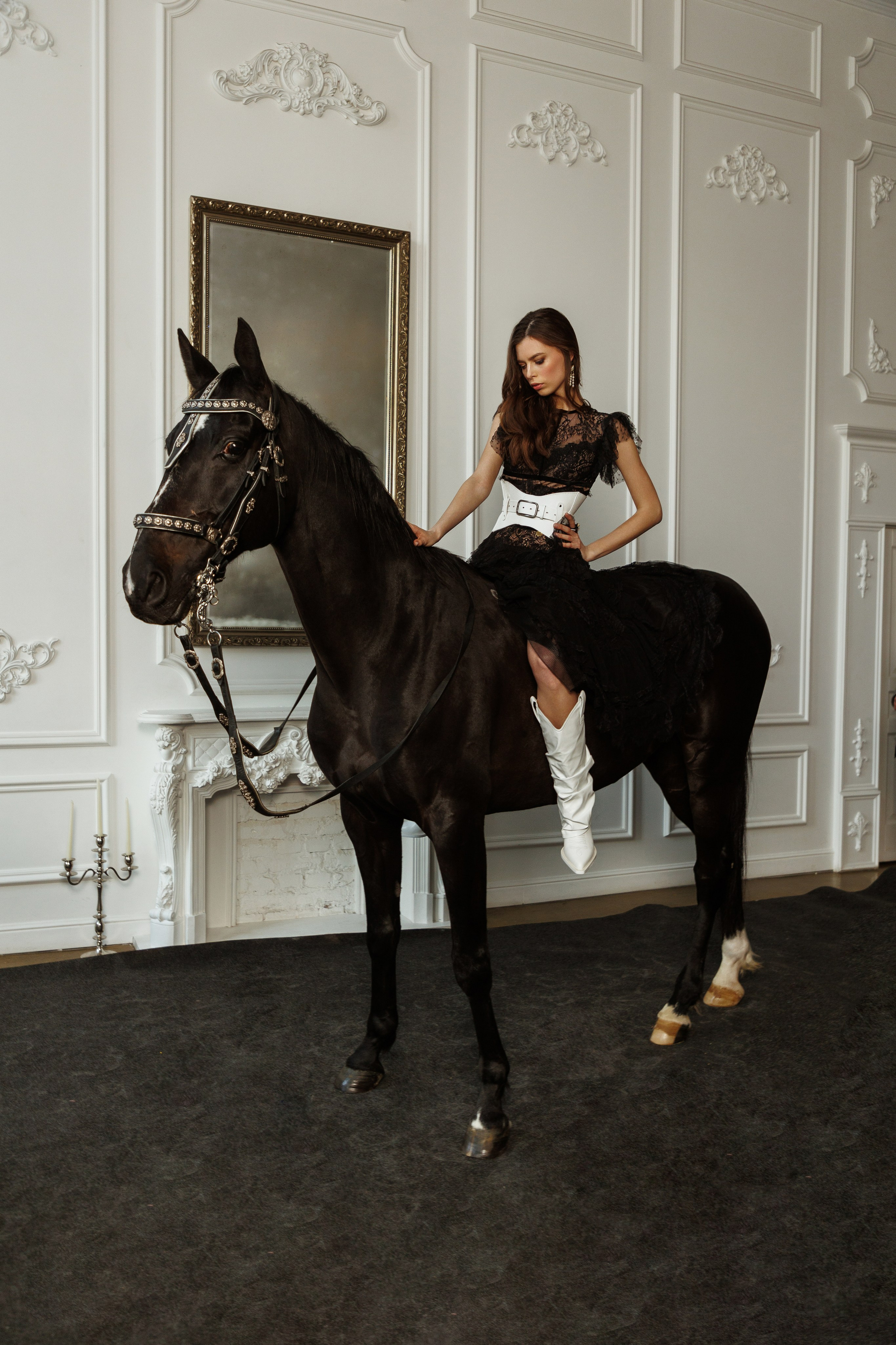 Лошадь в студии. Марковкина КрисТина