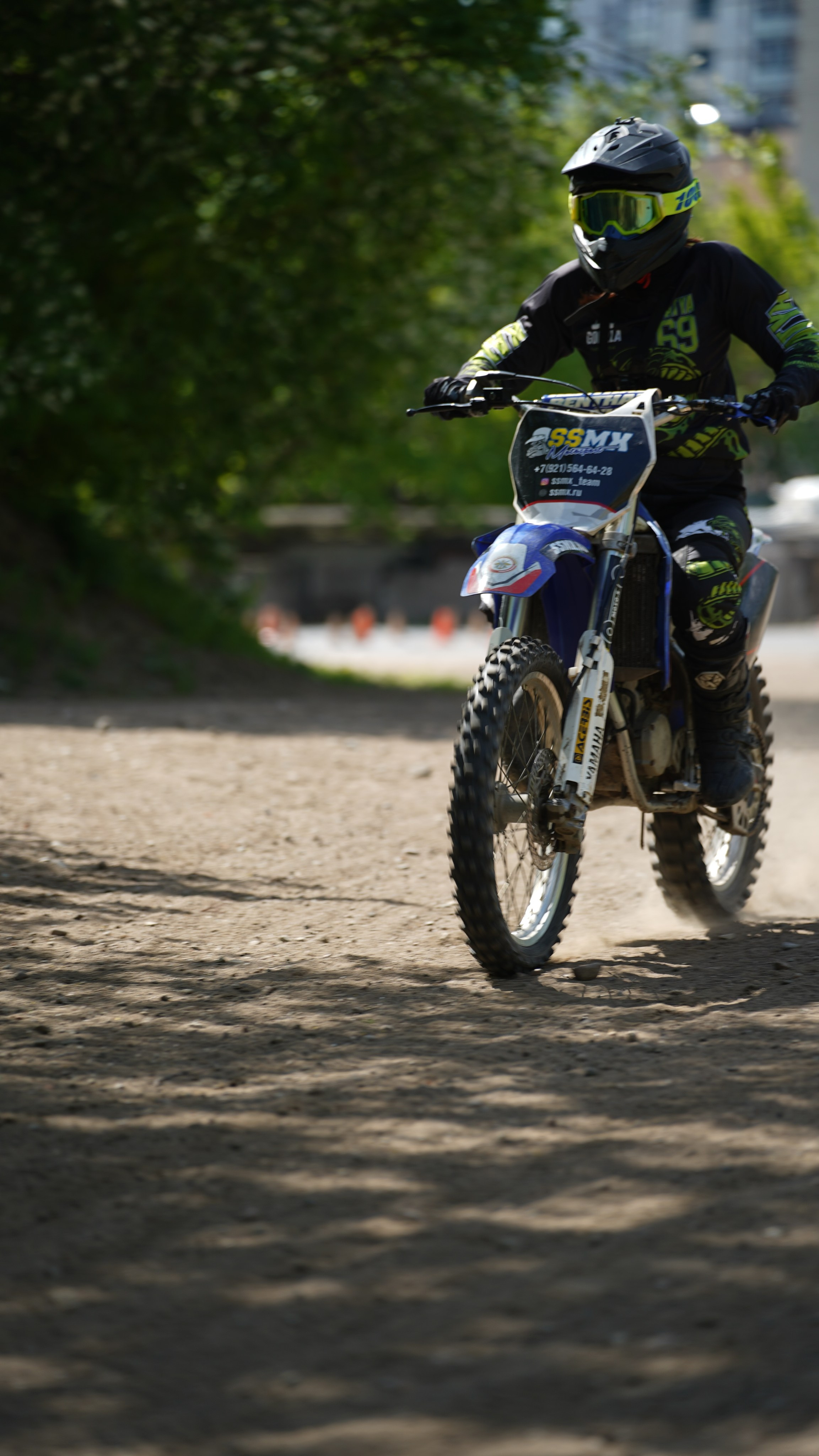 Катя Ли. Графический дизайнер Илья Левченко