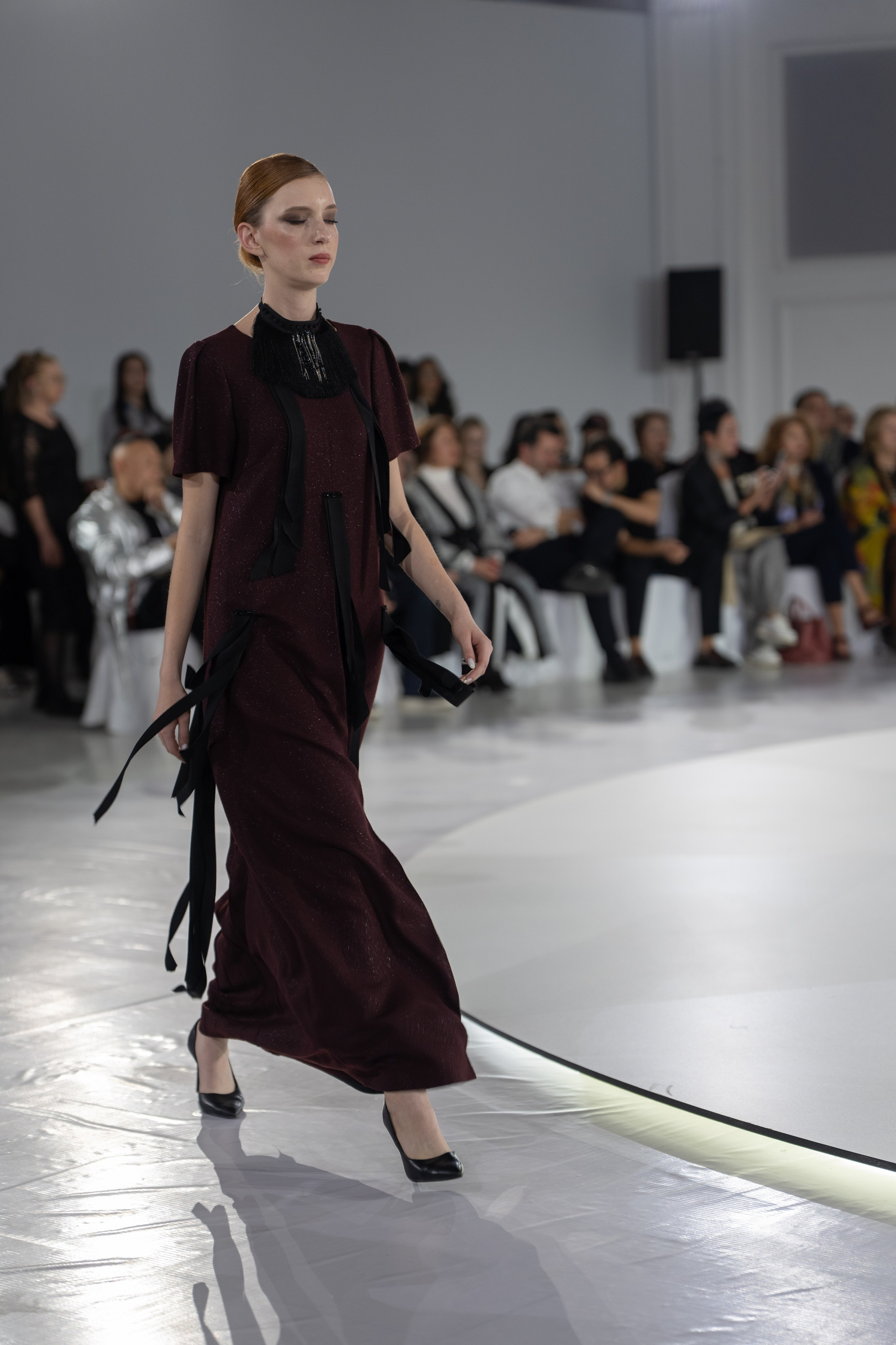 Дизайнер Yerlan Zholdas bek. Сайт Алматинского НЮ АРТ, будуар и фэшн фотографа Дениса Карпенко