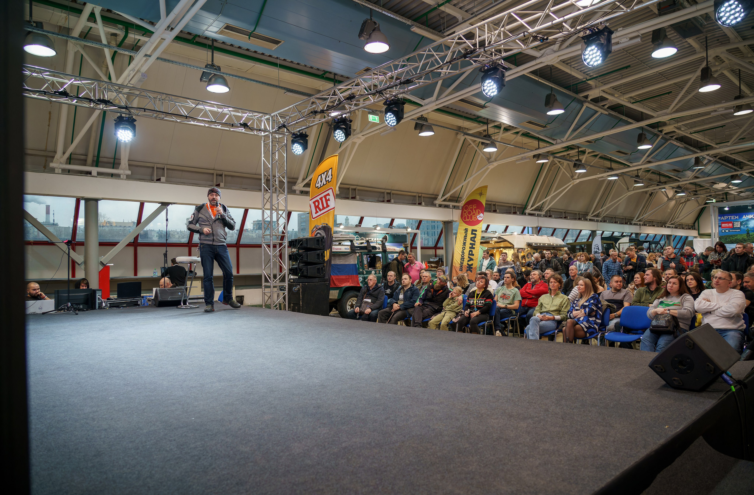 Прогулка по выставке «Поехали 2024 год». «Студия DRONAVT`s» — видеосъёмка и фотография г. Москва