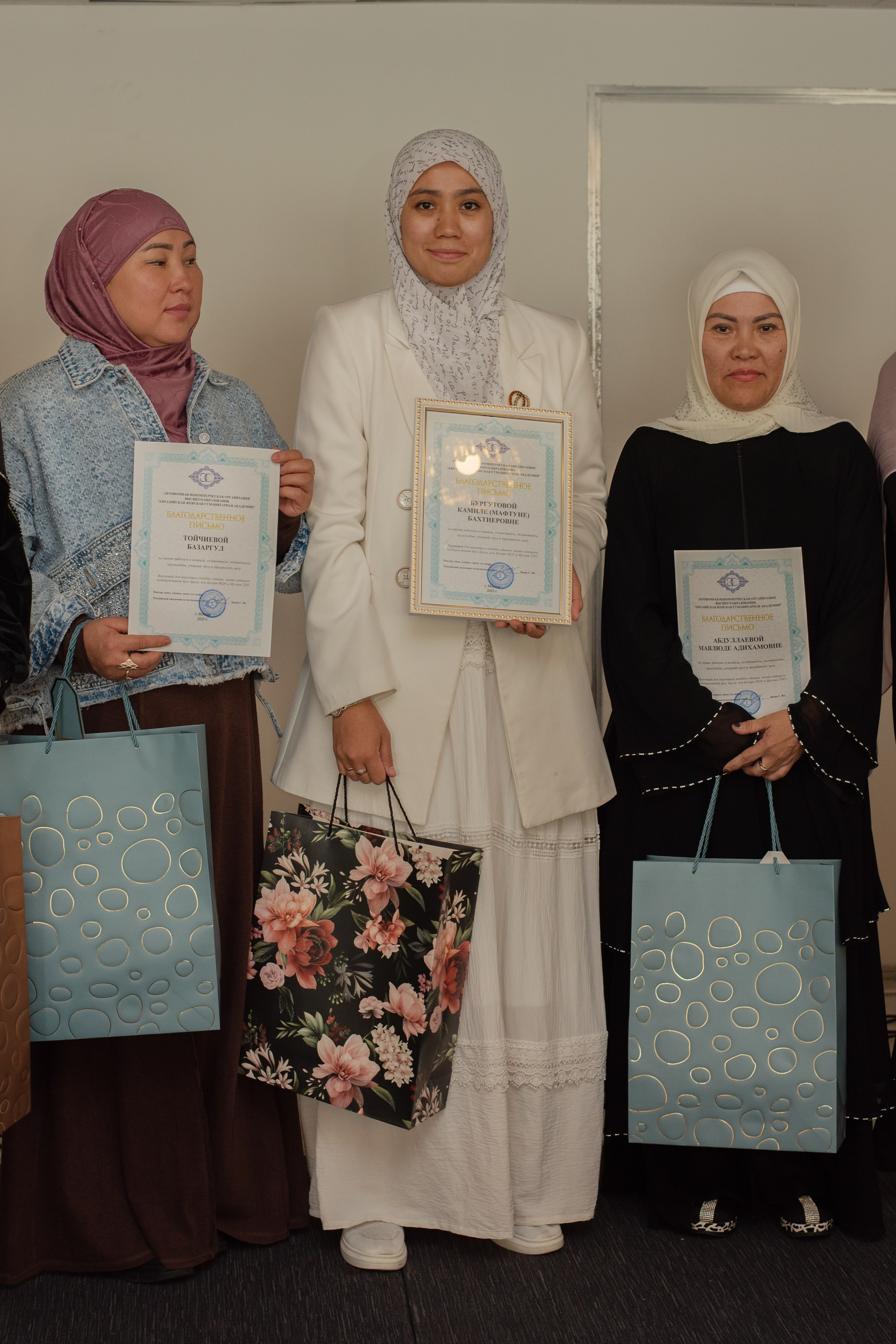 Выпускной в Евразийской женской гуманитарной академии. Лина Курочка — ваш фотограф