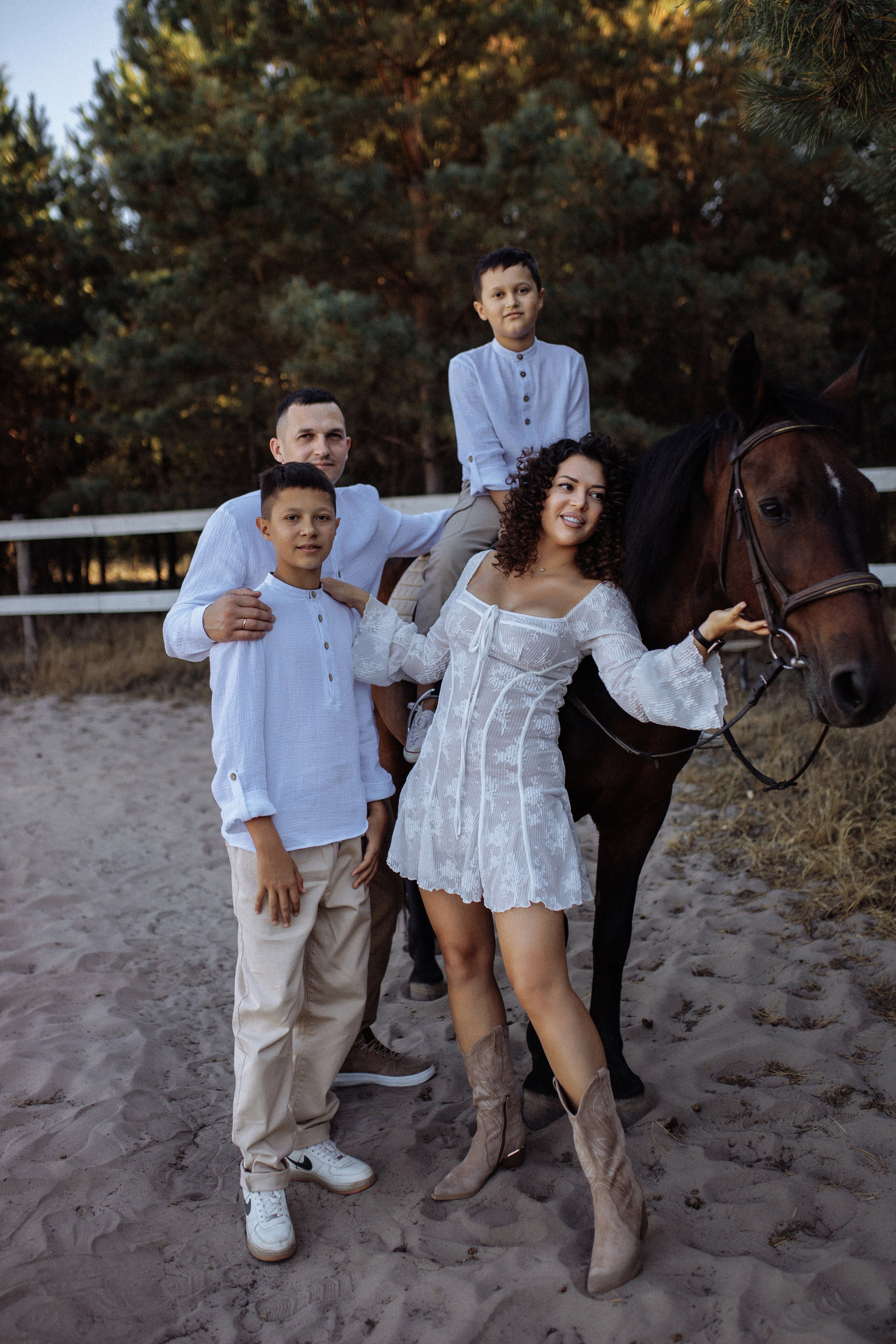 Олеся и семья. Семейный фотограф Губкин/Старый Оскол