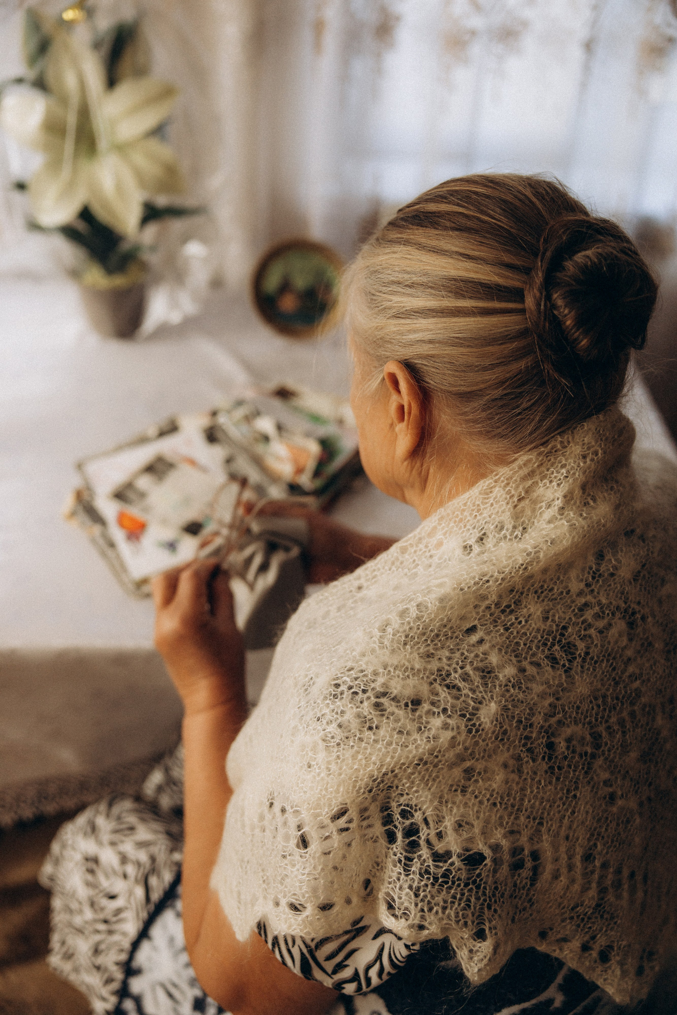 Аня и бабушка. Семейный фотограф Губкин/Старый Оскол