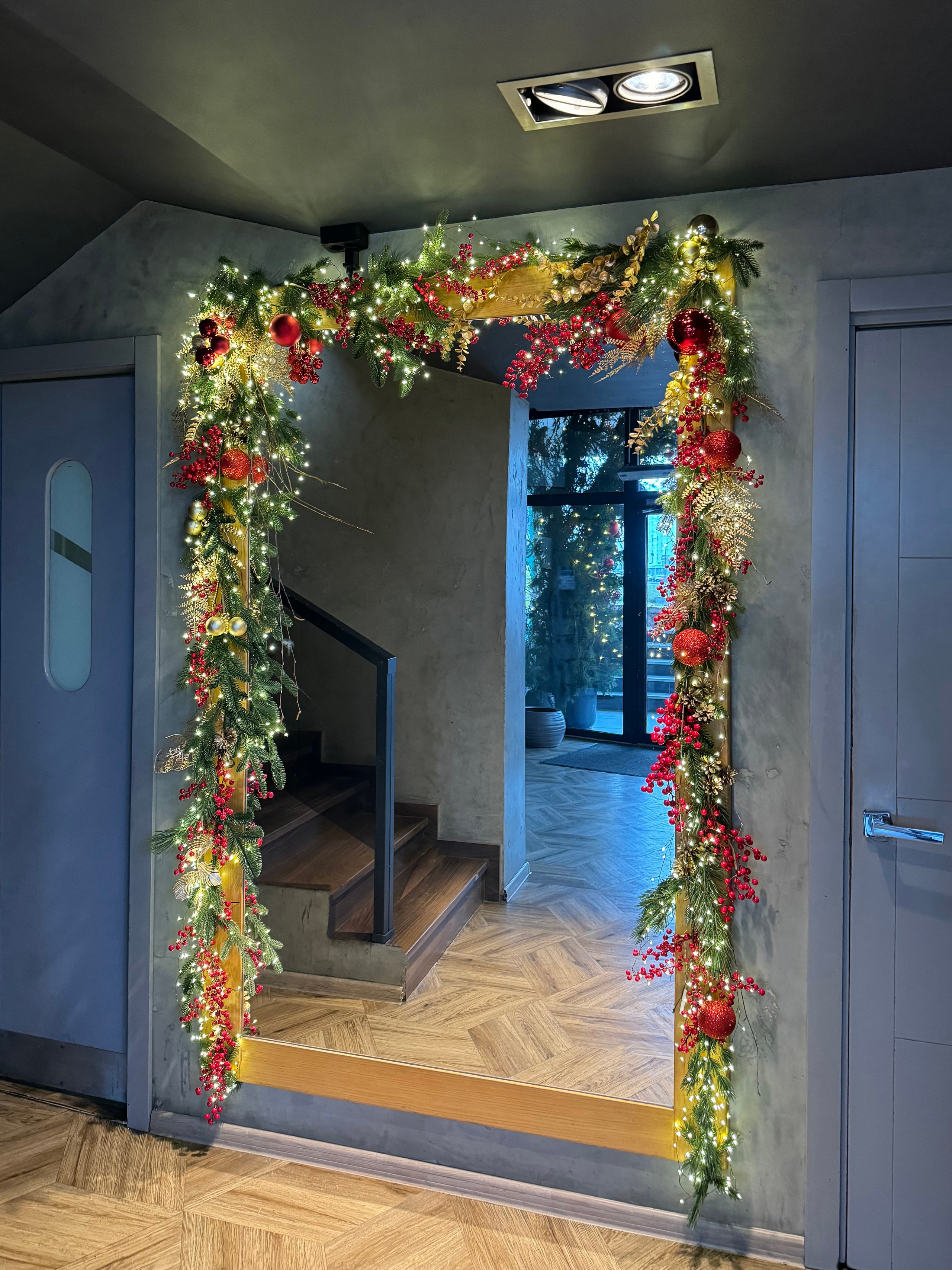 Входные группы ЗИМА. Декоратор в Минске Алёна Шевелёва. Оформление входных групп осень/зима. Декор заведений