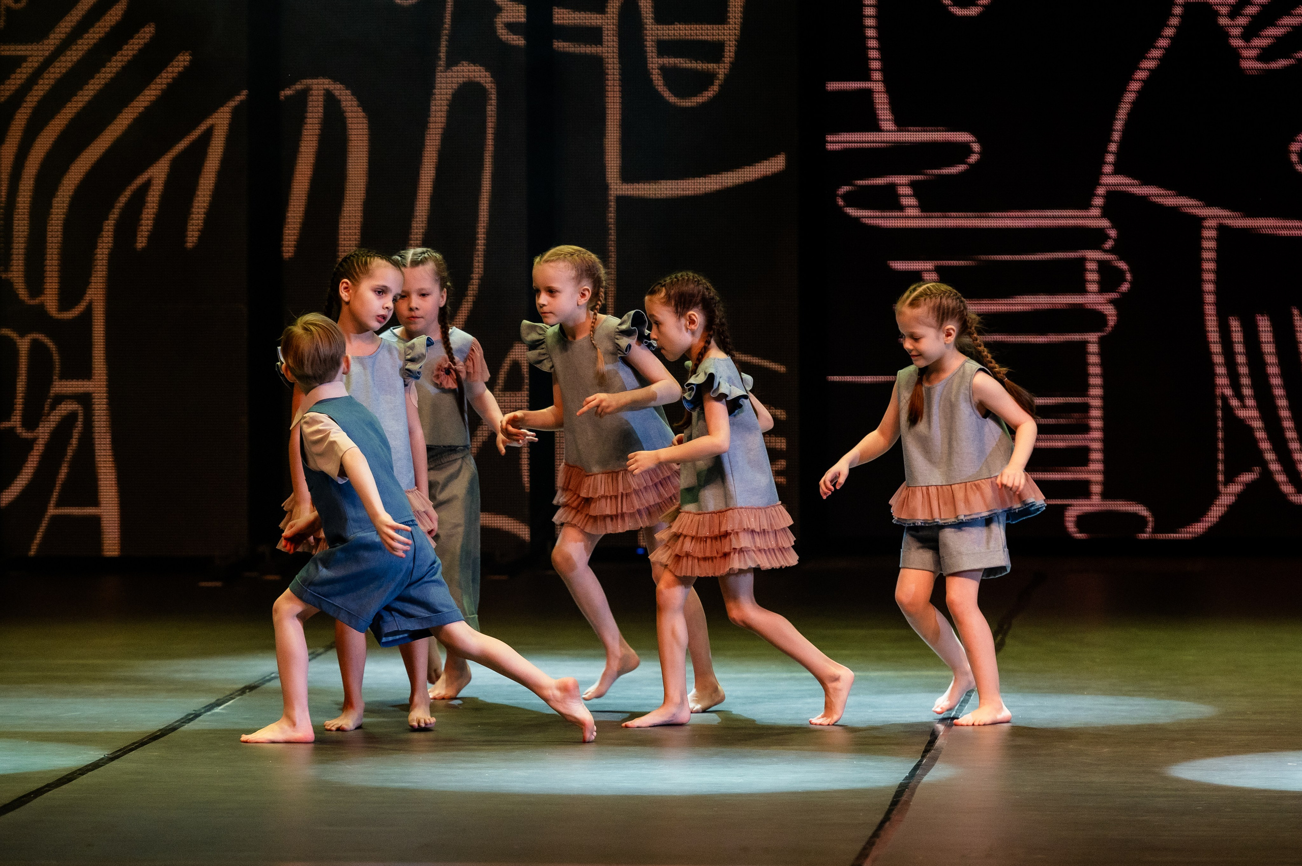 Концерты студии современной хореографии Пространные танцы. Дом детской фотографии Арсюткиной Наталии™