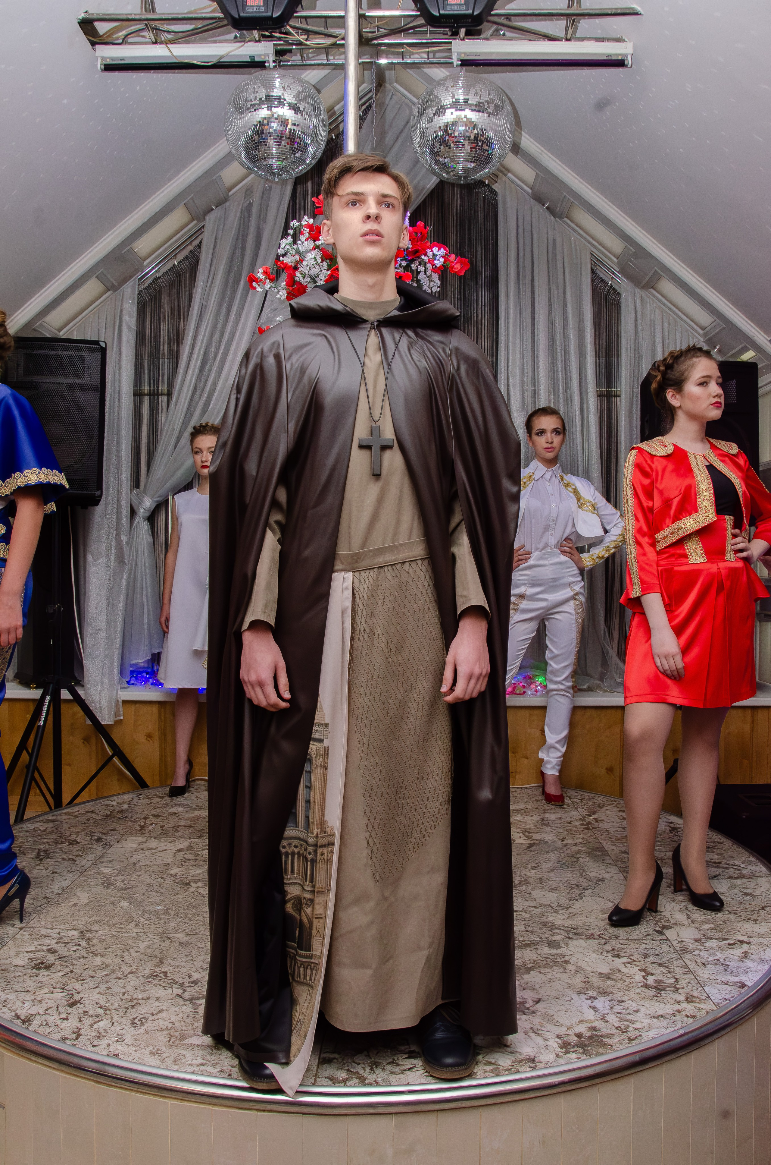 Съёмки с показов модельной школы Клио. Фотограф в РФ и ЛНР Юлия Федосеева