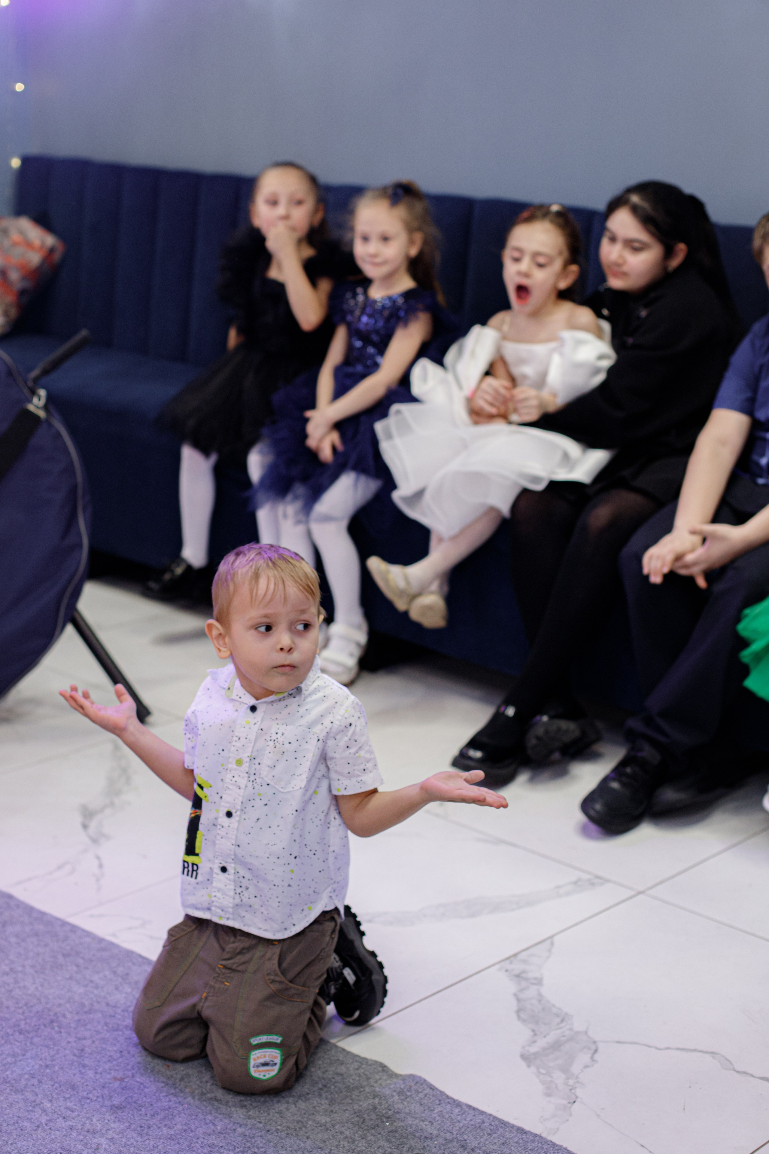 ASIA'S BIRTHDAY PARTY. Photokarish