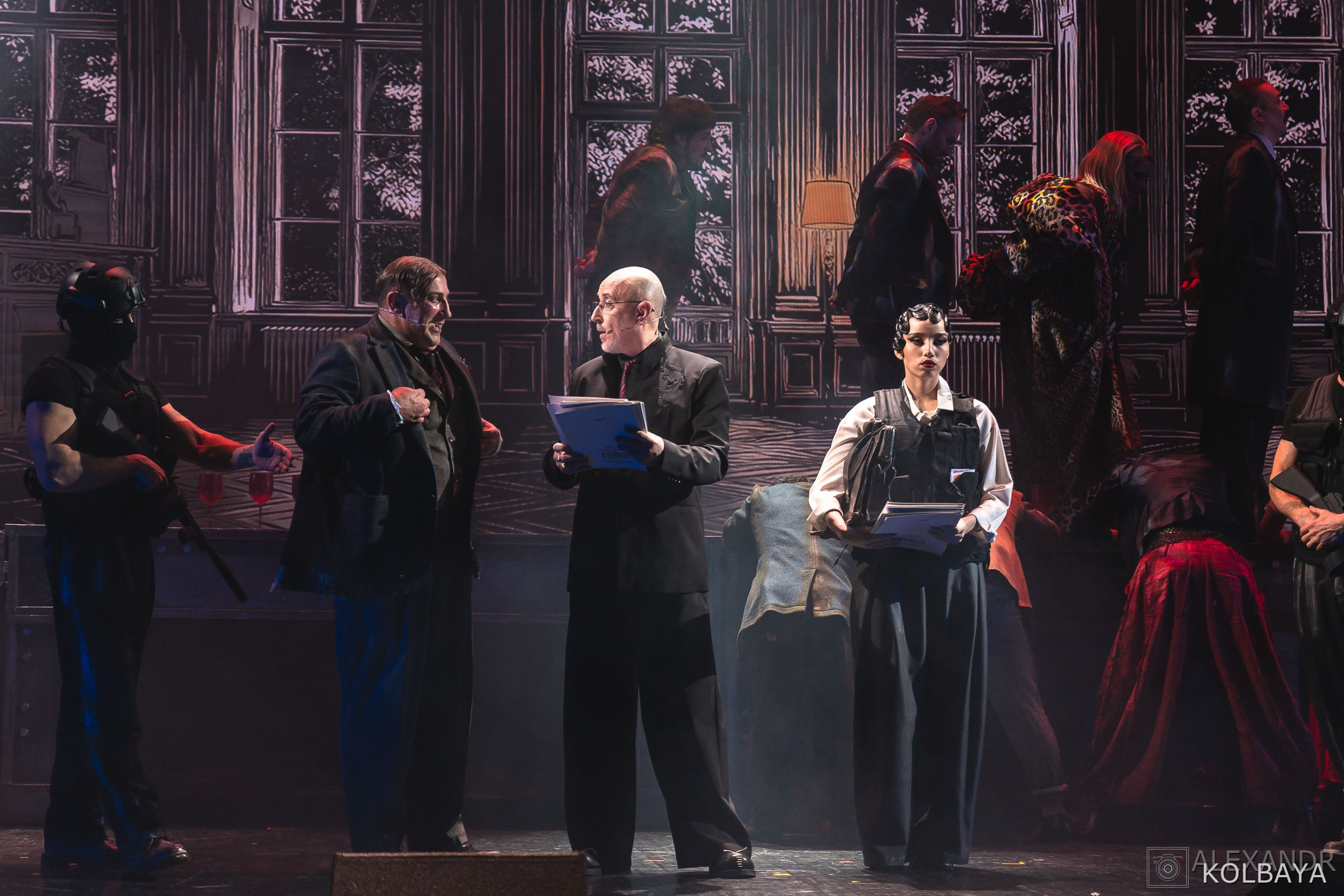 Фотографии со спектакля «Однажды в городе N». Концертный и театральный репортажный фотограф в Москве Александр Колбая