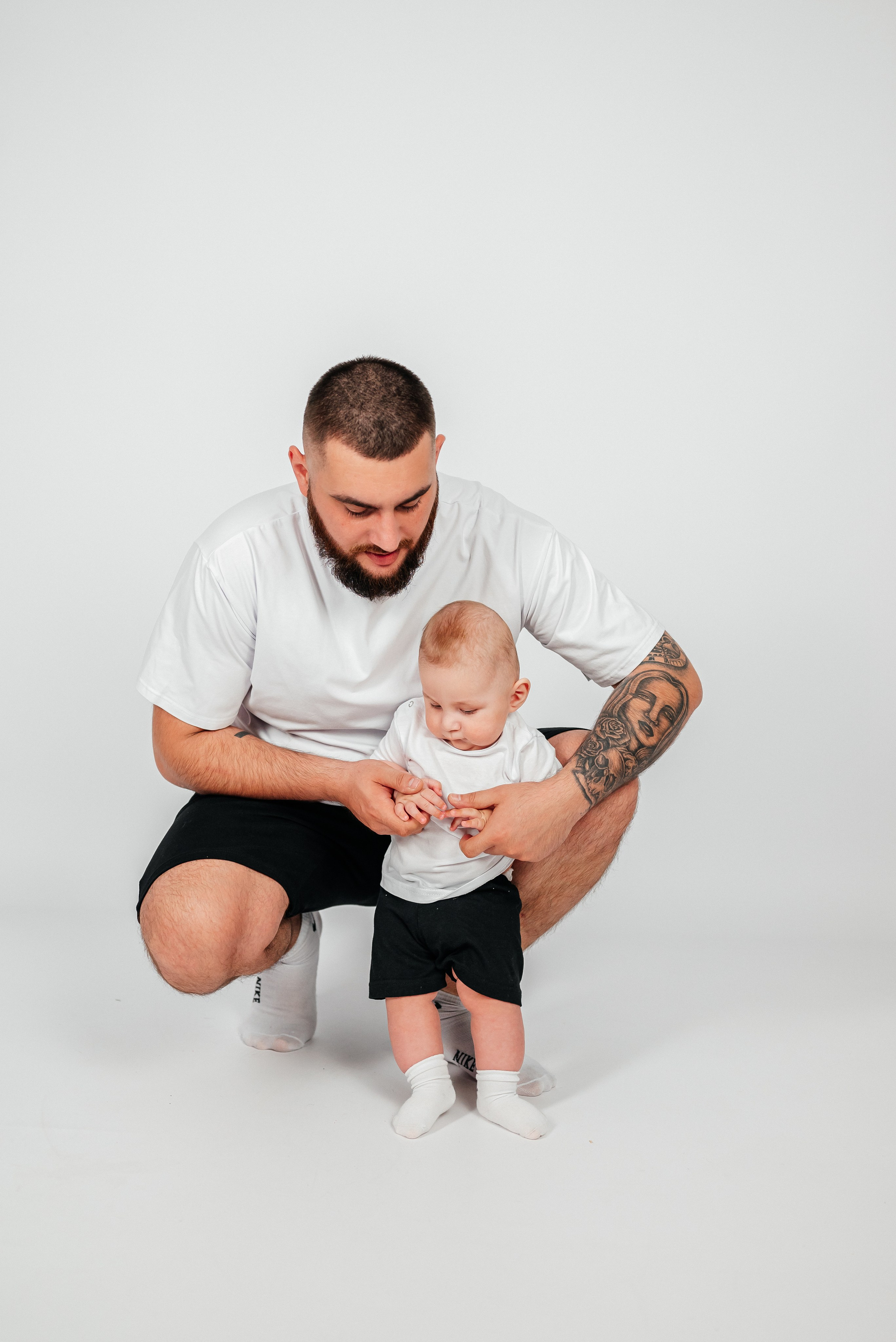 На белом фоне. Семейный фотограф в Краснодаре