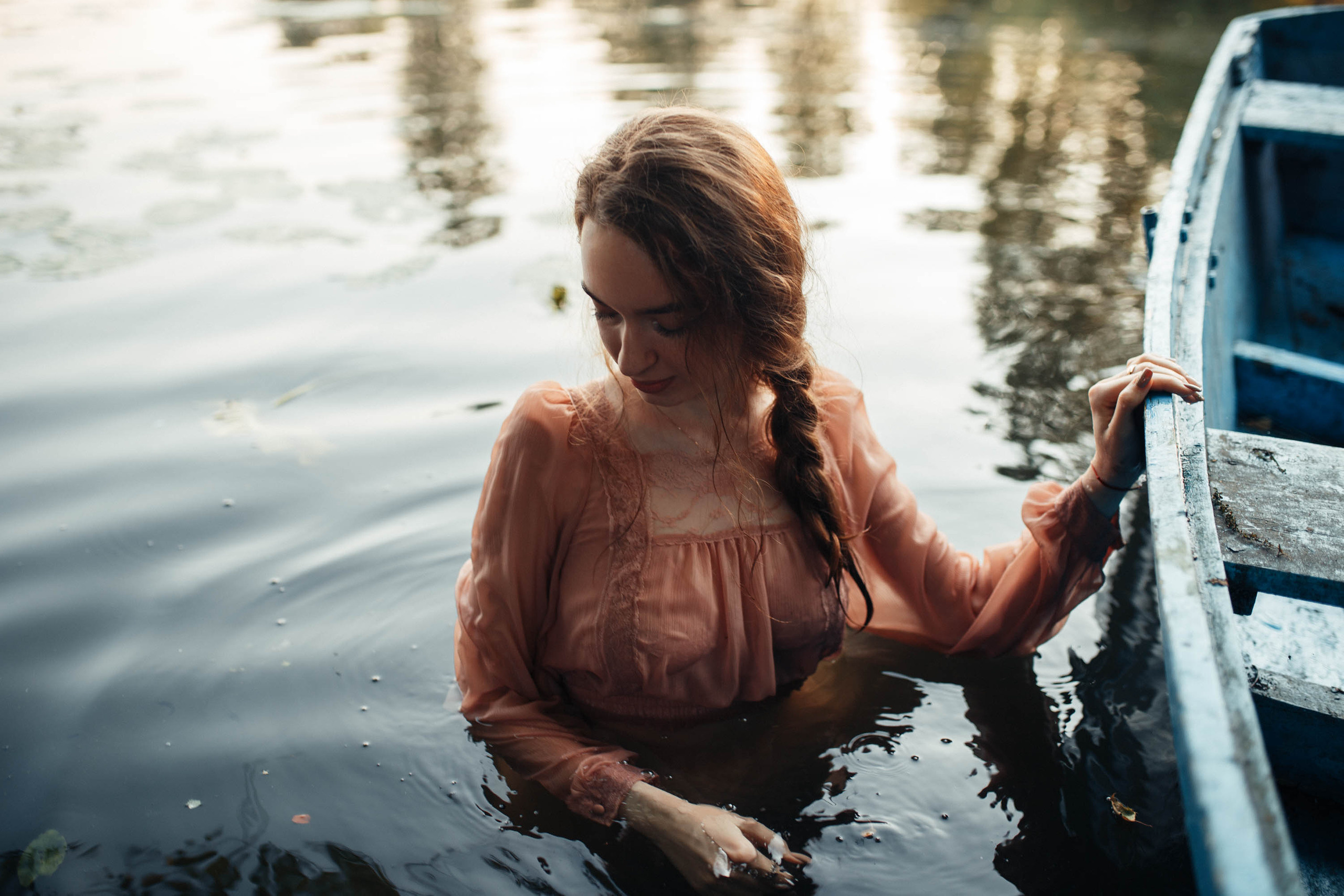 Катя в лодке. Семейный фотограф в Москве. Дарья Долгих