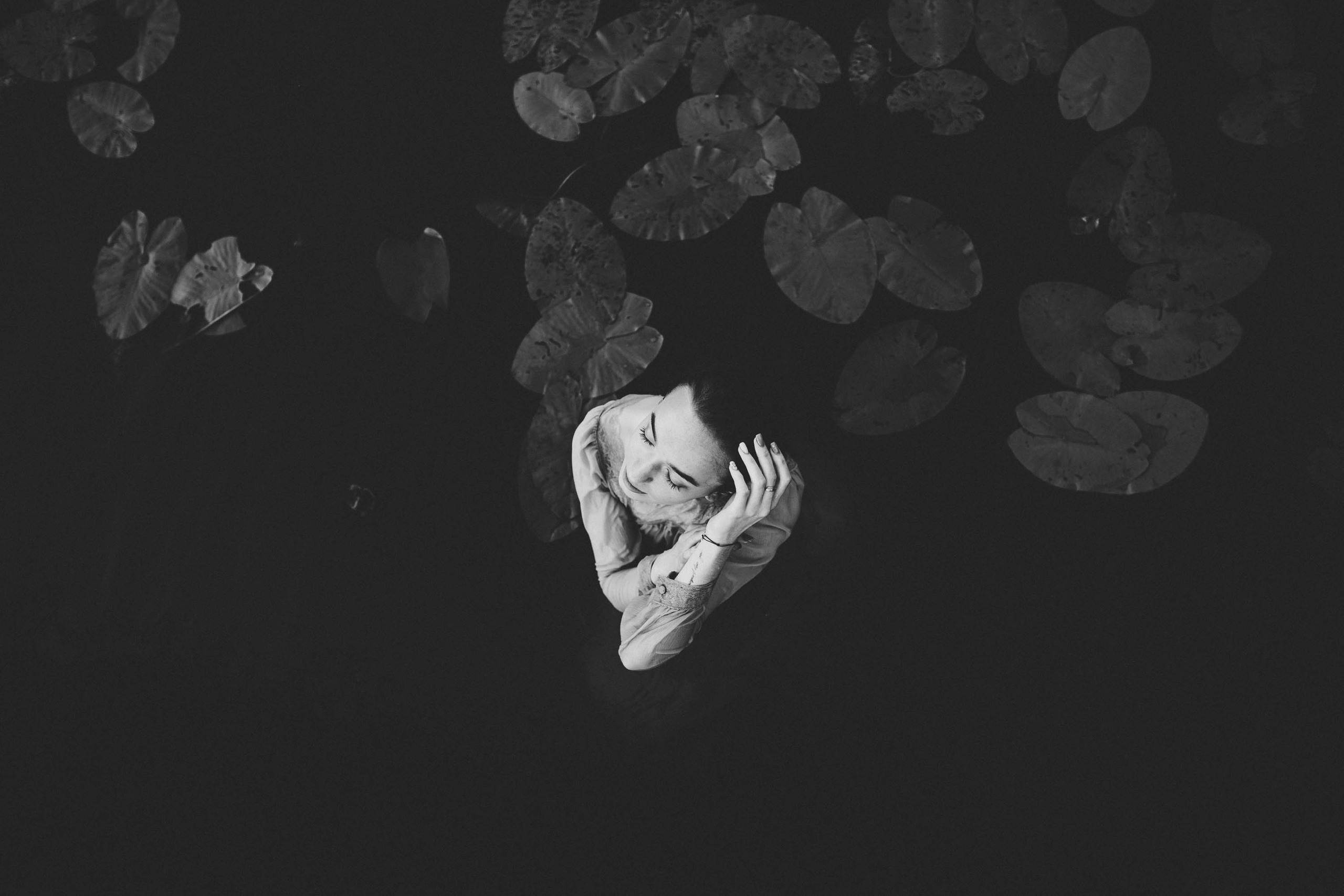 Катя в лодке. Семейный фотограф в Москве. Дарья Долгих