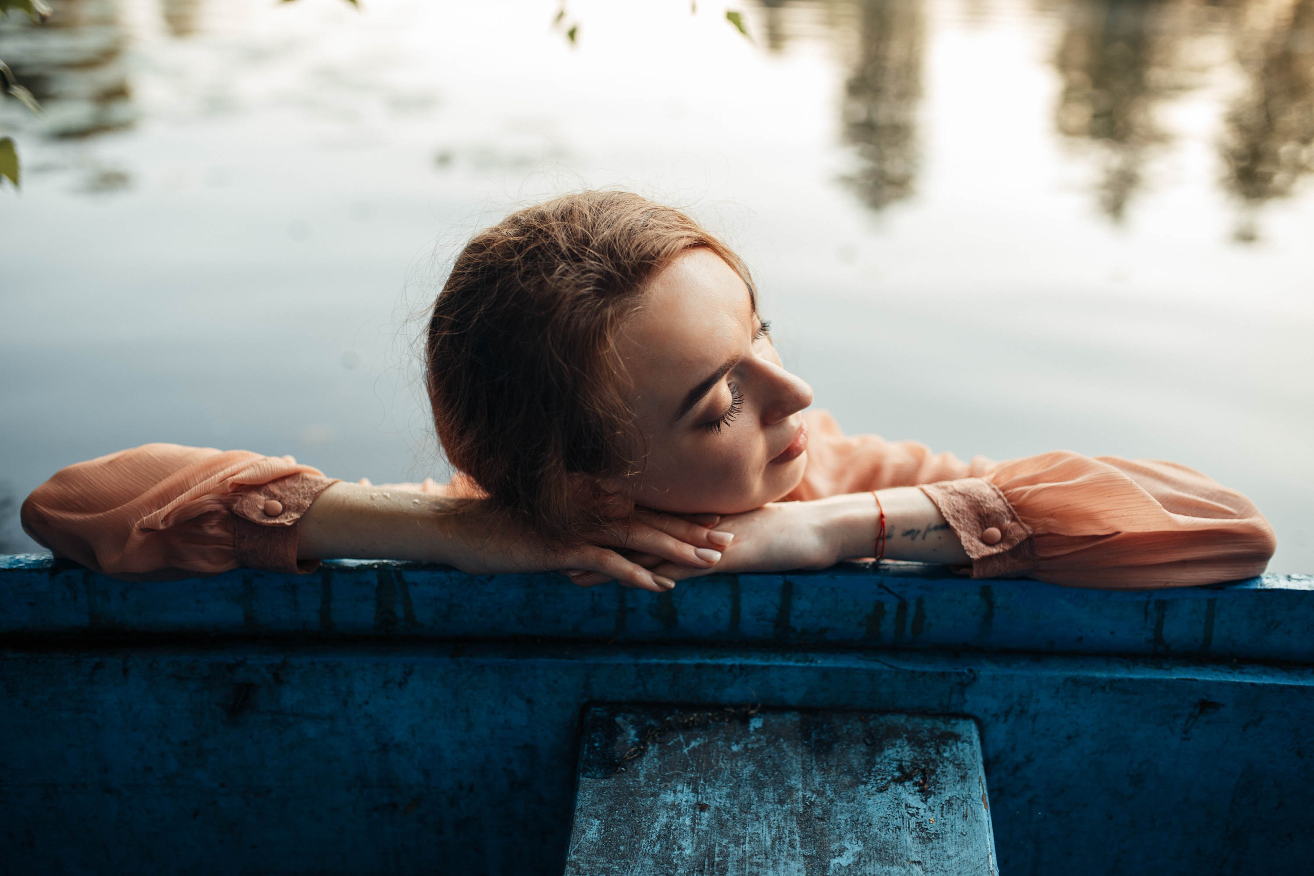 Катя в лодке. Семейный фотограф в Москве. Дарья Долгих