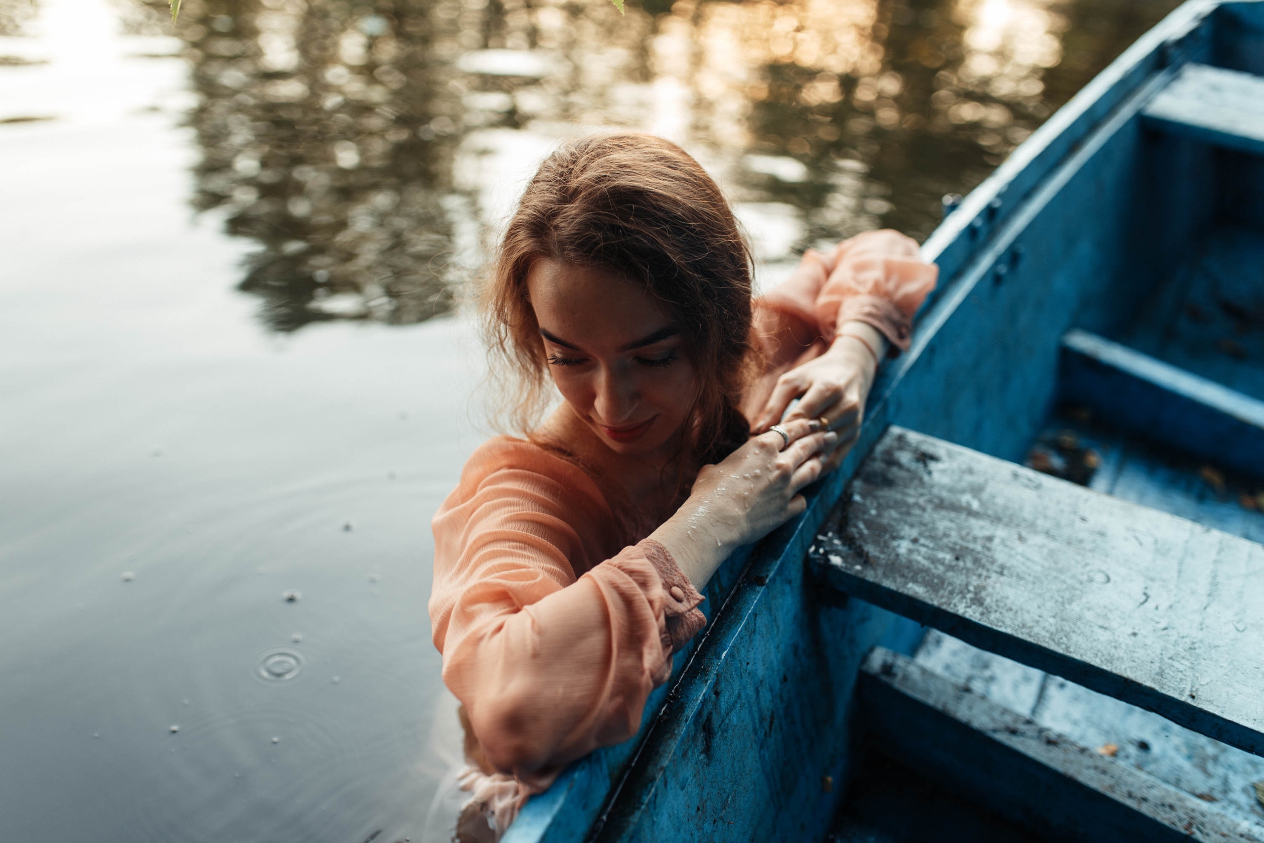 Катя в лодке. Семейный фотограф в Москве. Дарья Долгих