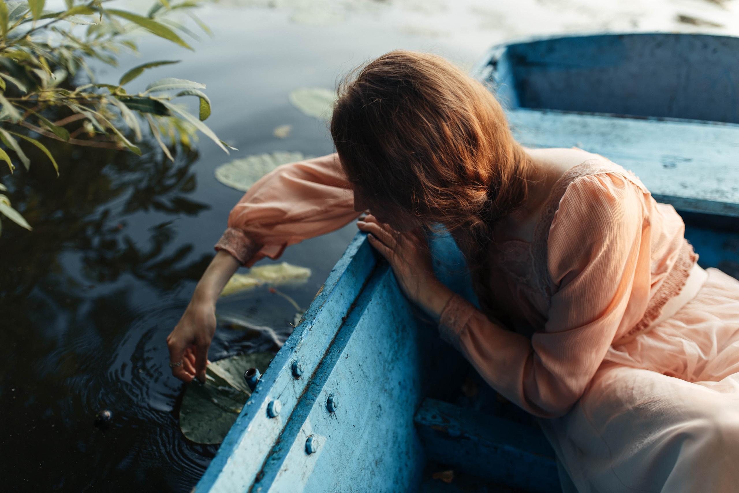 Катя в лодке. Семейный фотограф в Москве. Дарья Долгих