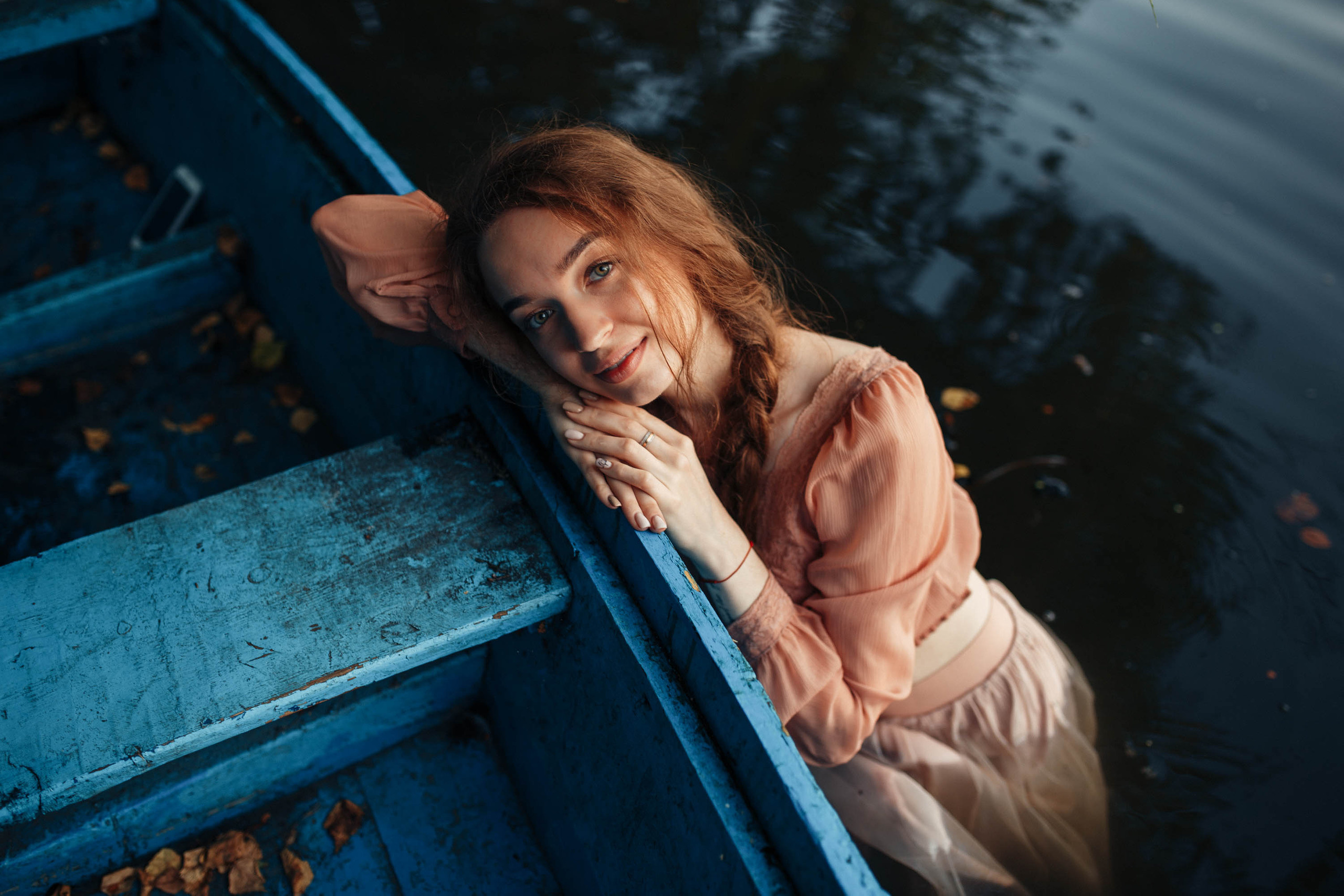 Катя в лодке. Семейный фотограф в Москве. Дарья Долгих