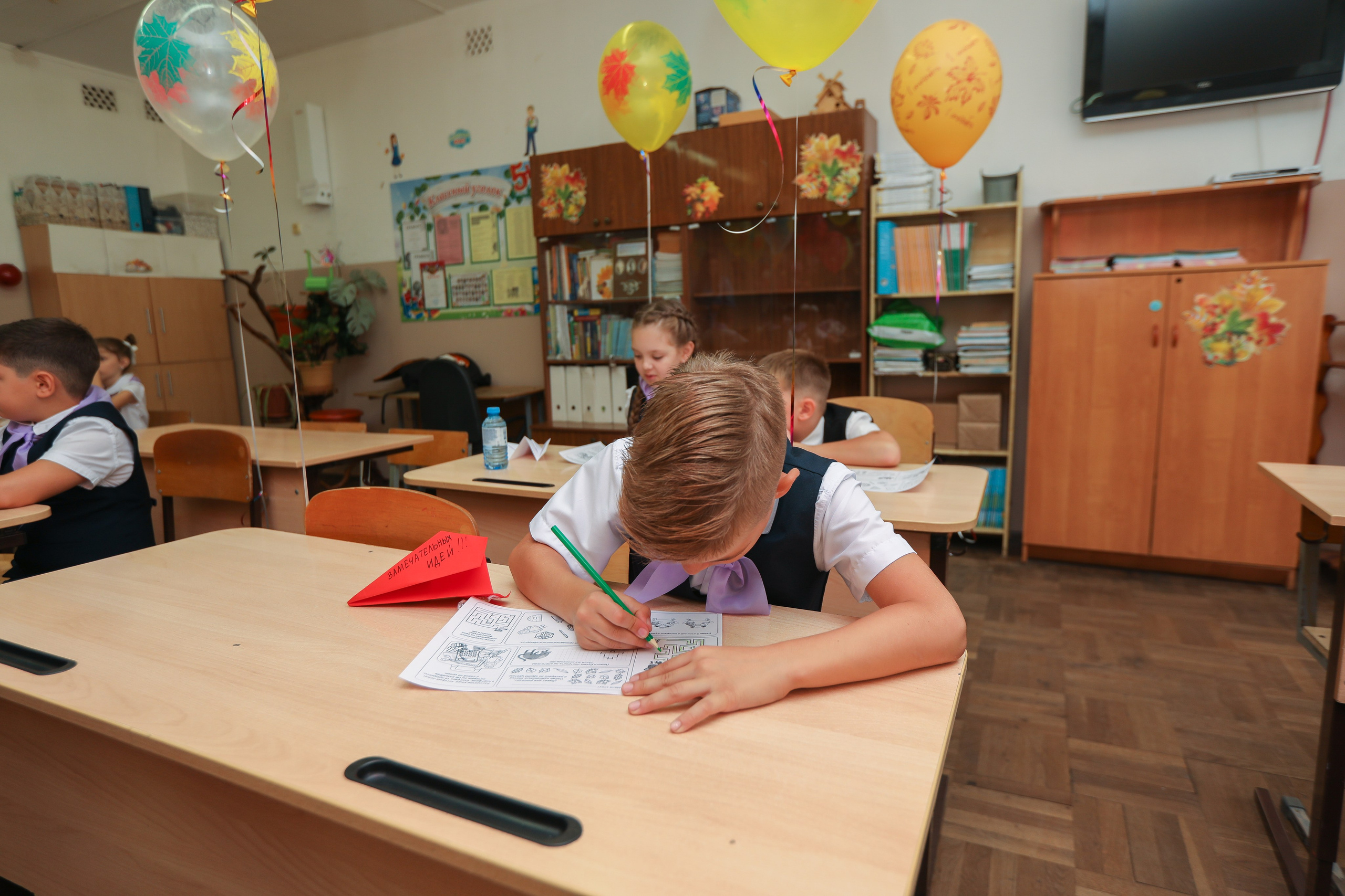 ЛИЦЕЙ ИСТЭК. Photographer Viktoriya Markushina «My world throug»