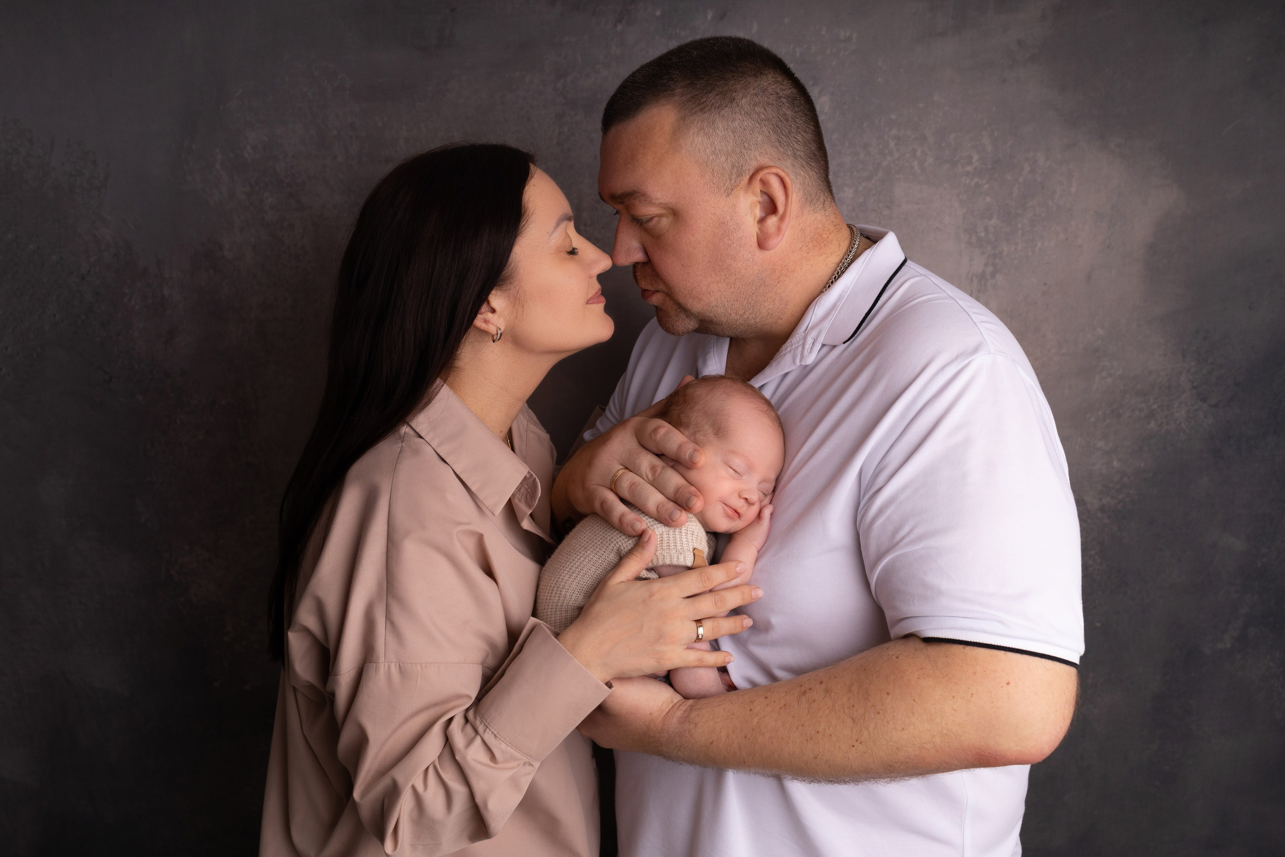 Семейные кадры от Elvira Kamaeva. Фотограф новорожденных малышей в Омске и Омской области Эльвира Камаева