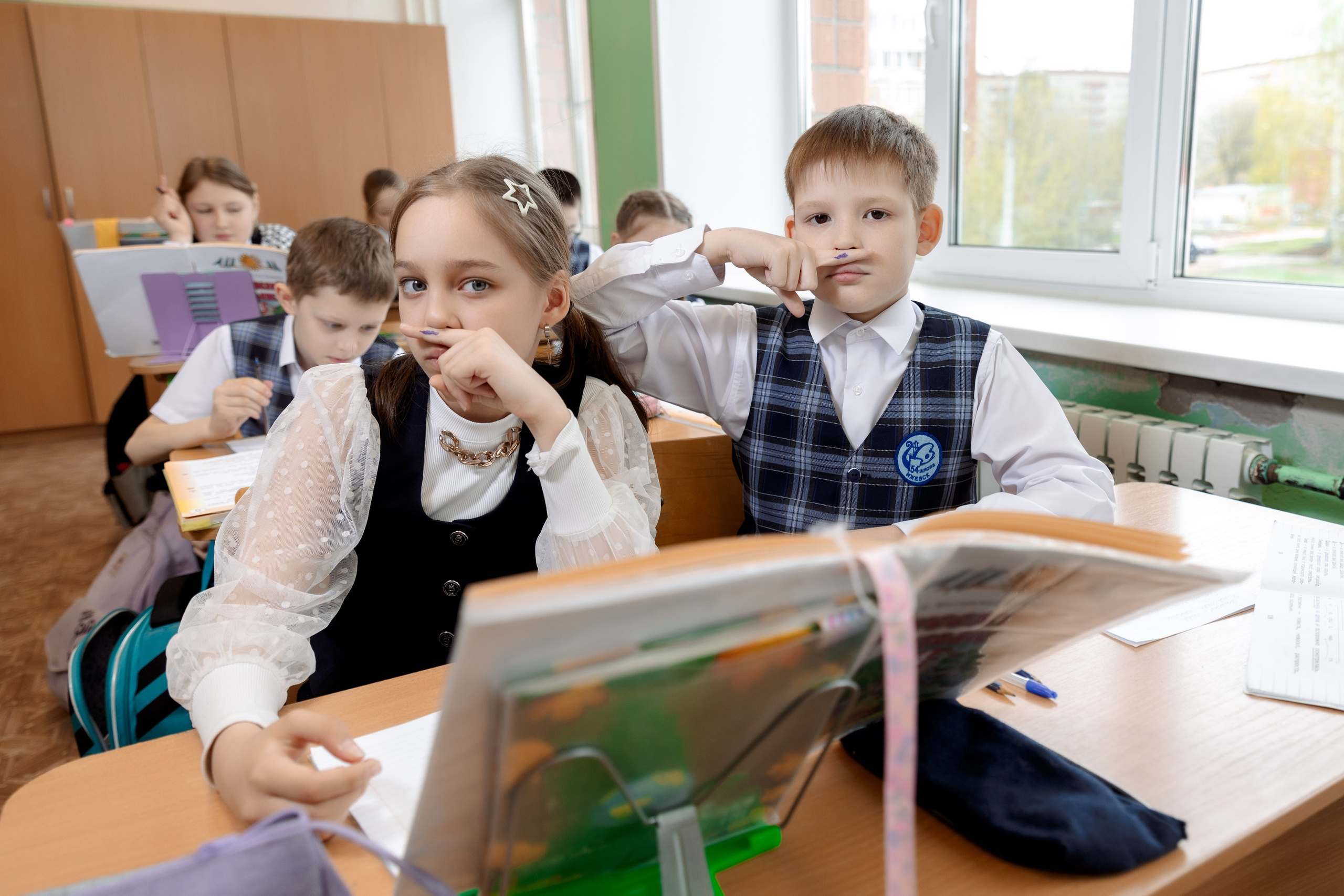 Школа 54 4А кл (2023-24) 2 часовая фотосессия в школе. Свадебный и Семейный фотограф г. Ижевск Гульназ Солдатова. Гульназ фото