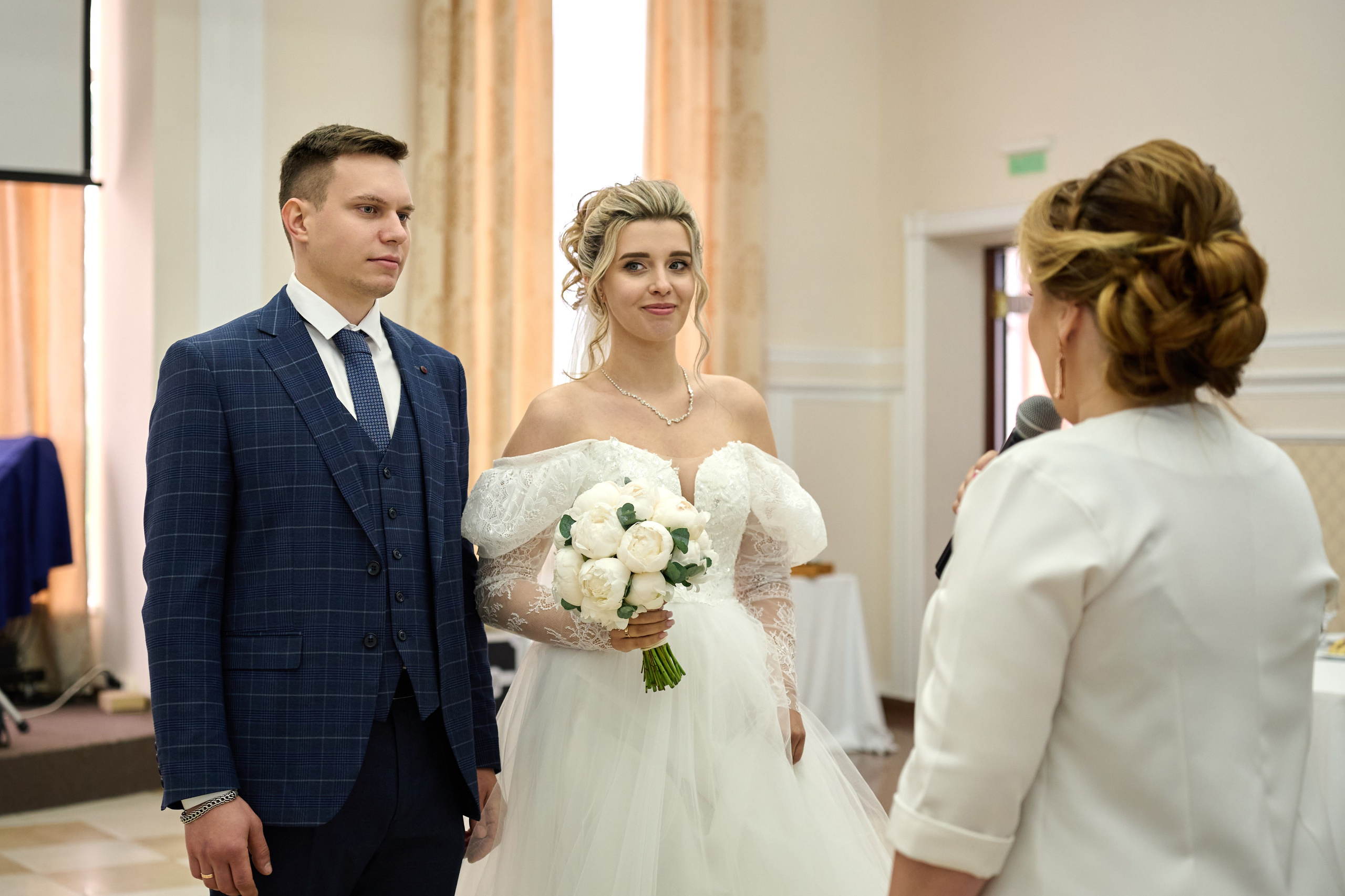 Свадебная фотосессия в Старом Осколе и Губкине. Профессиональный фотограф Старый Оскол, Губкин — свадьба, венчание, крещение, юбилей и день рождения