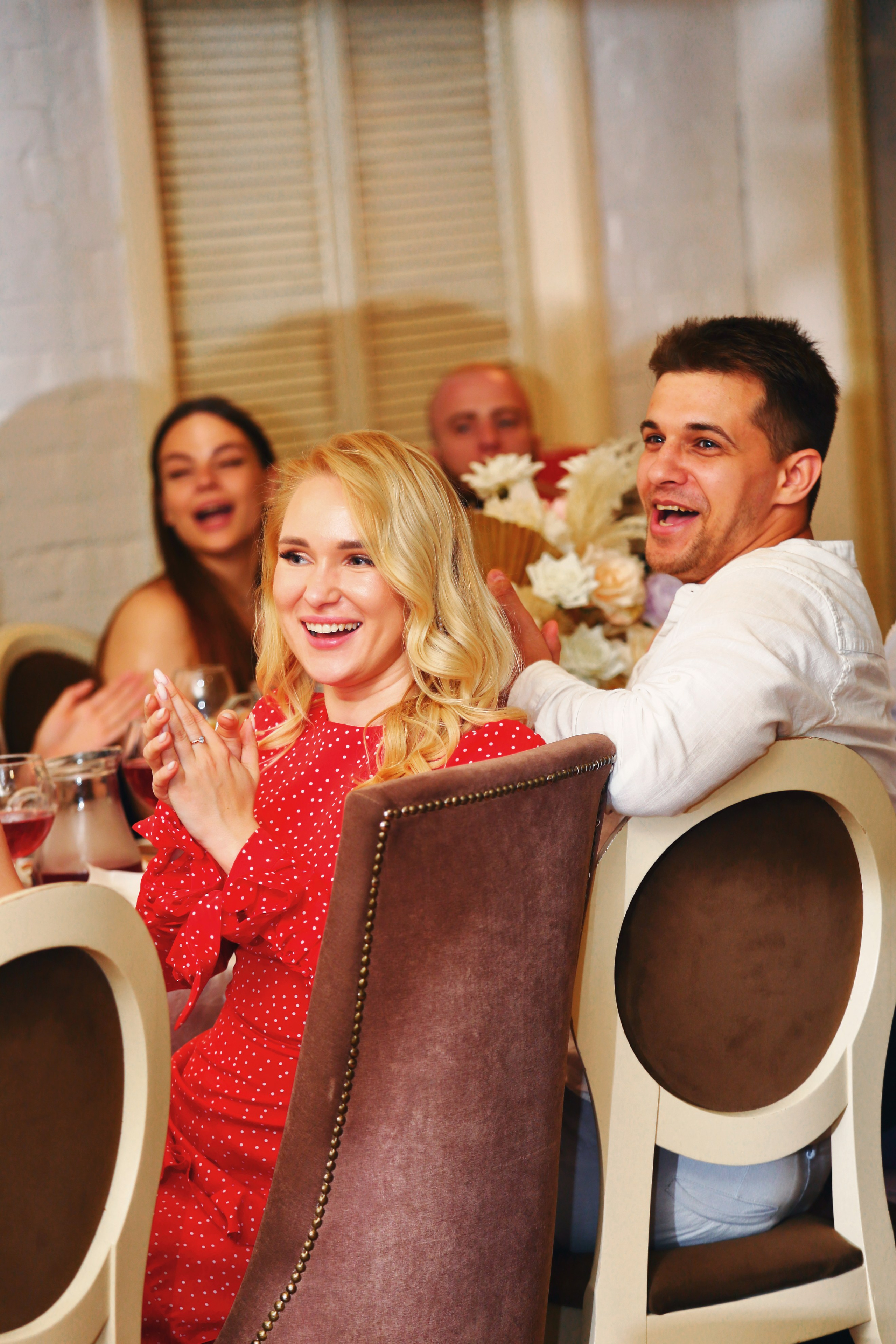 Съемка пары в отеле, на природе, в городе. Свадебный и репортажный фотограф в Ярославле и Санкт-Петербурге Роман Микрюков