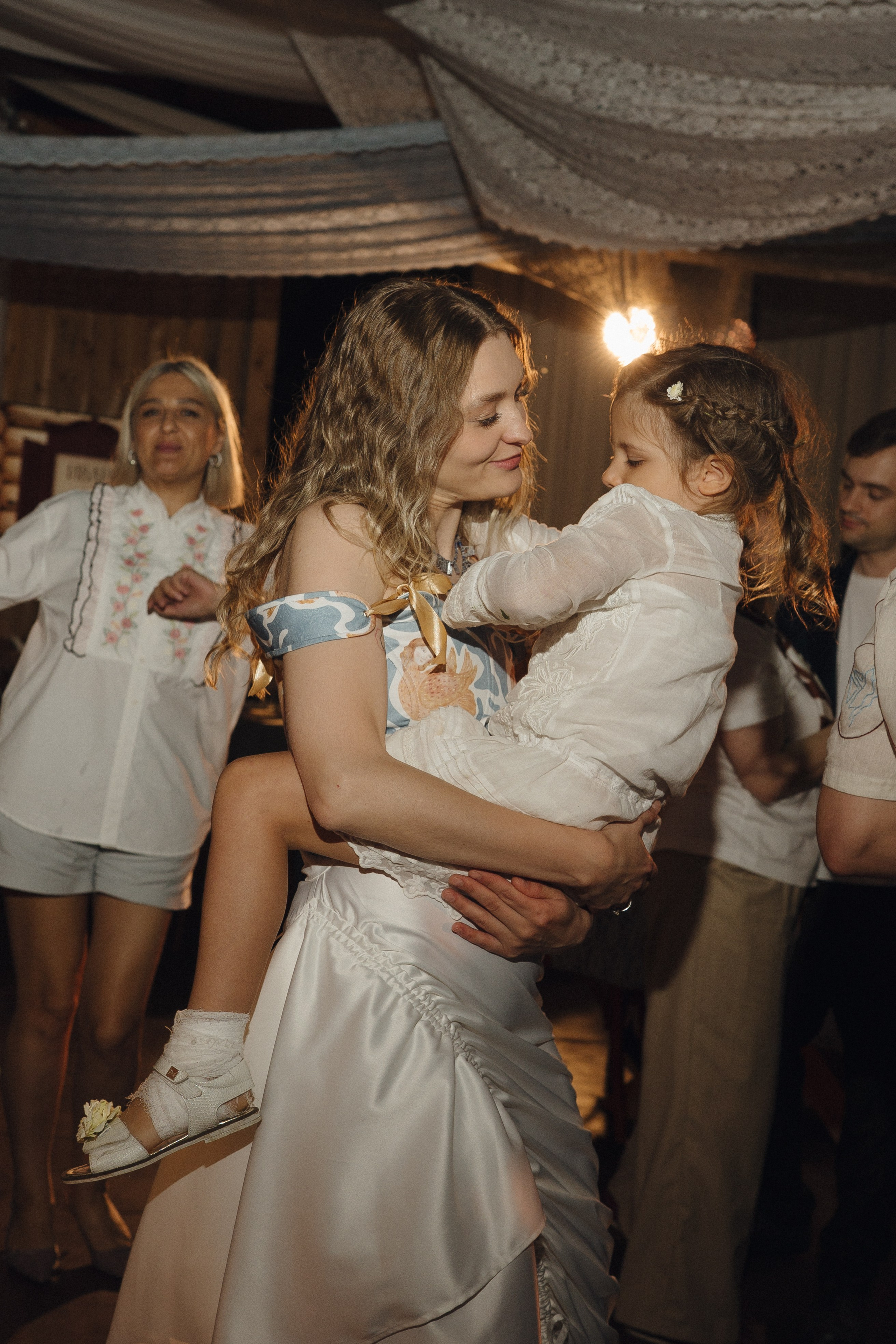 Куда иголочка — туда и ниточка. Свадебный фотограф Наташа Алешина