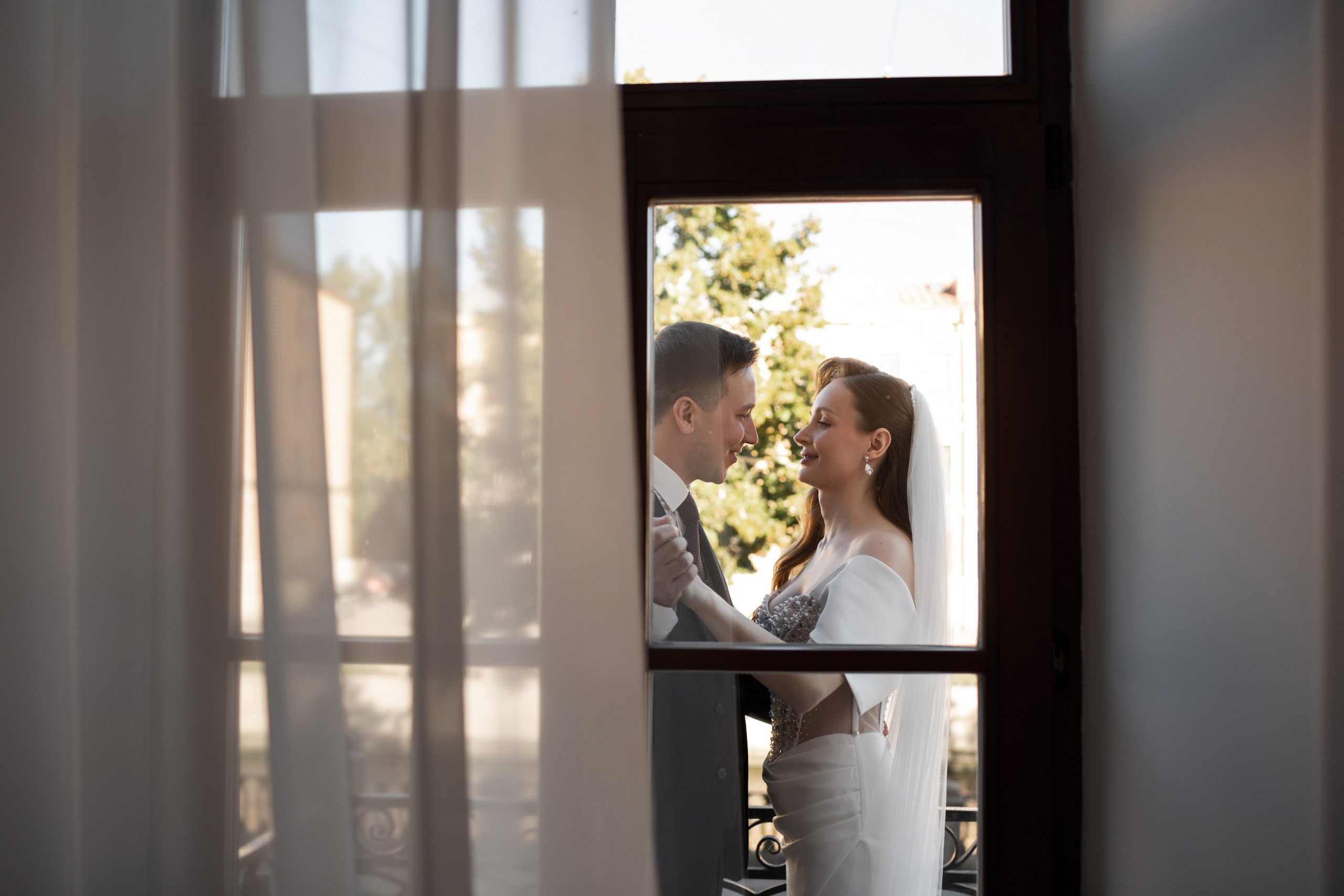 Свадьба в Петербурге в сентябре. Свадебный фотограф Кирилл Белый