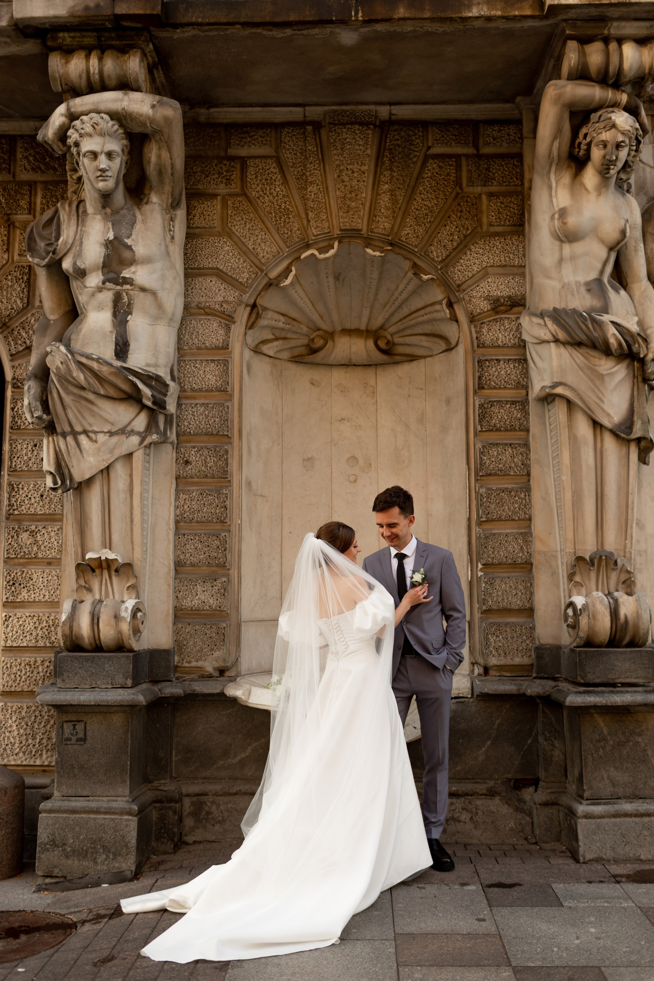 Свадебная фотопрогулка в Санкт-Петербурге. Свадебный фотограф Кирилл Белый