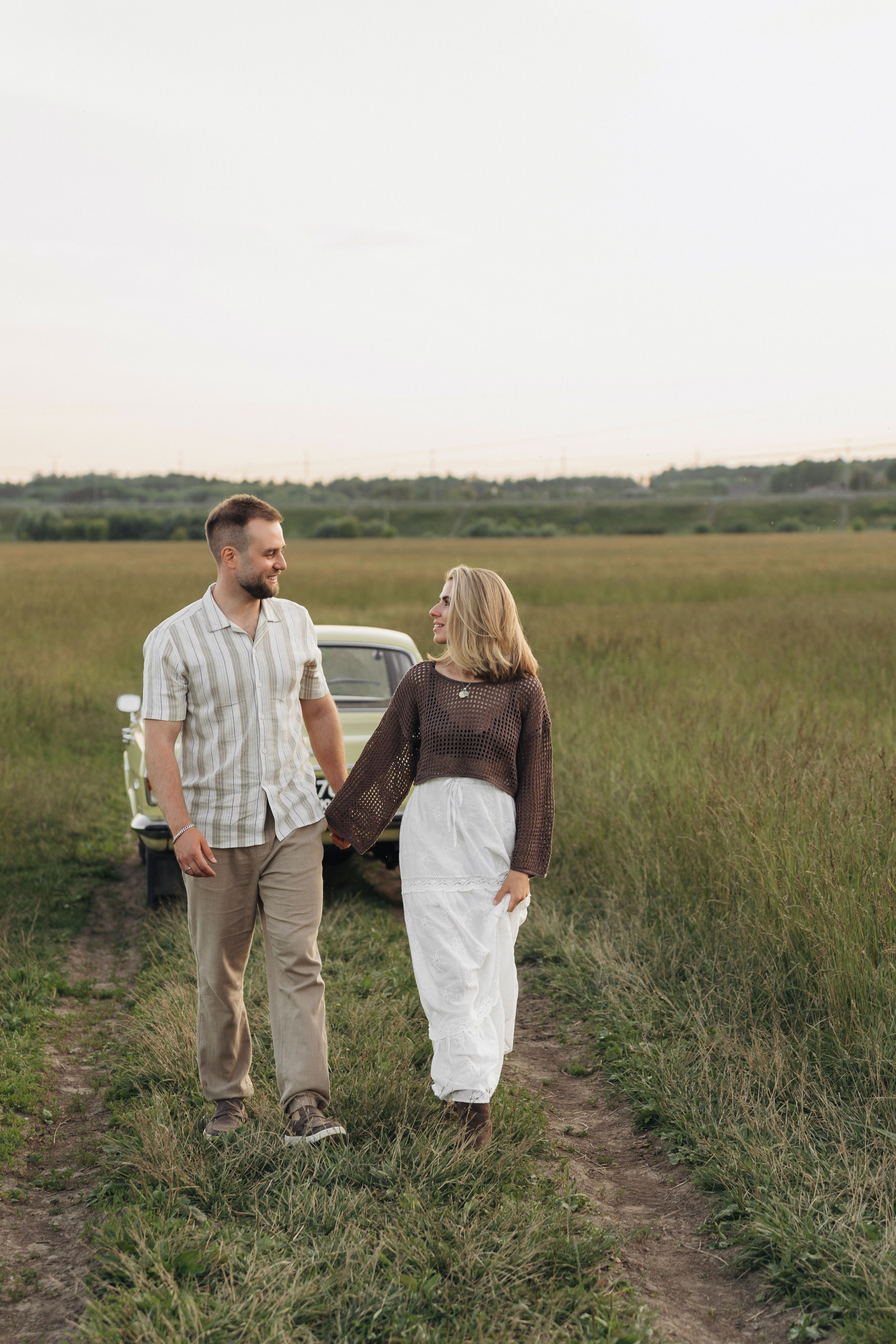 На машине загород. Ваш фотограф Вика Артемова