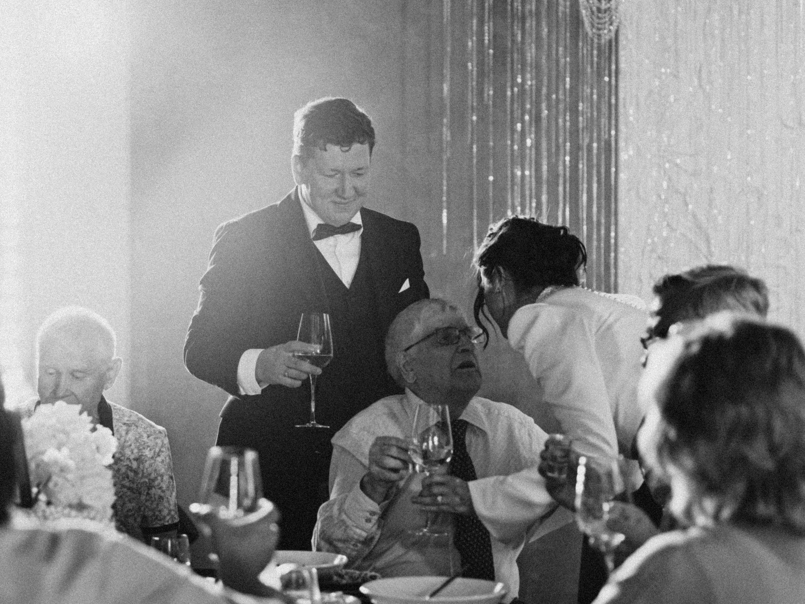 1. Свадебный фотограф @alexandradmitrievaph