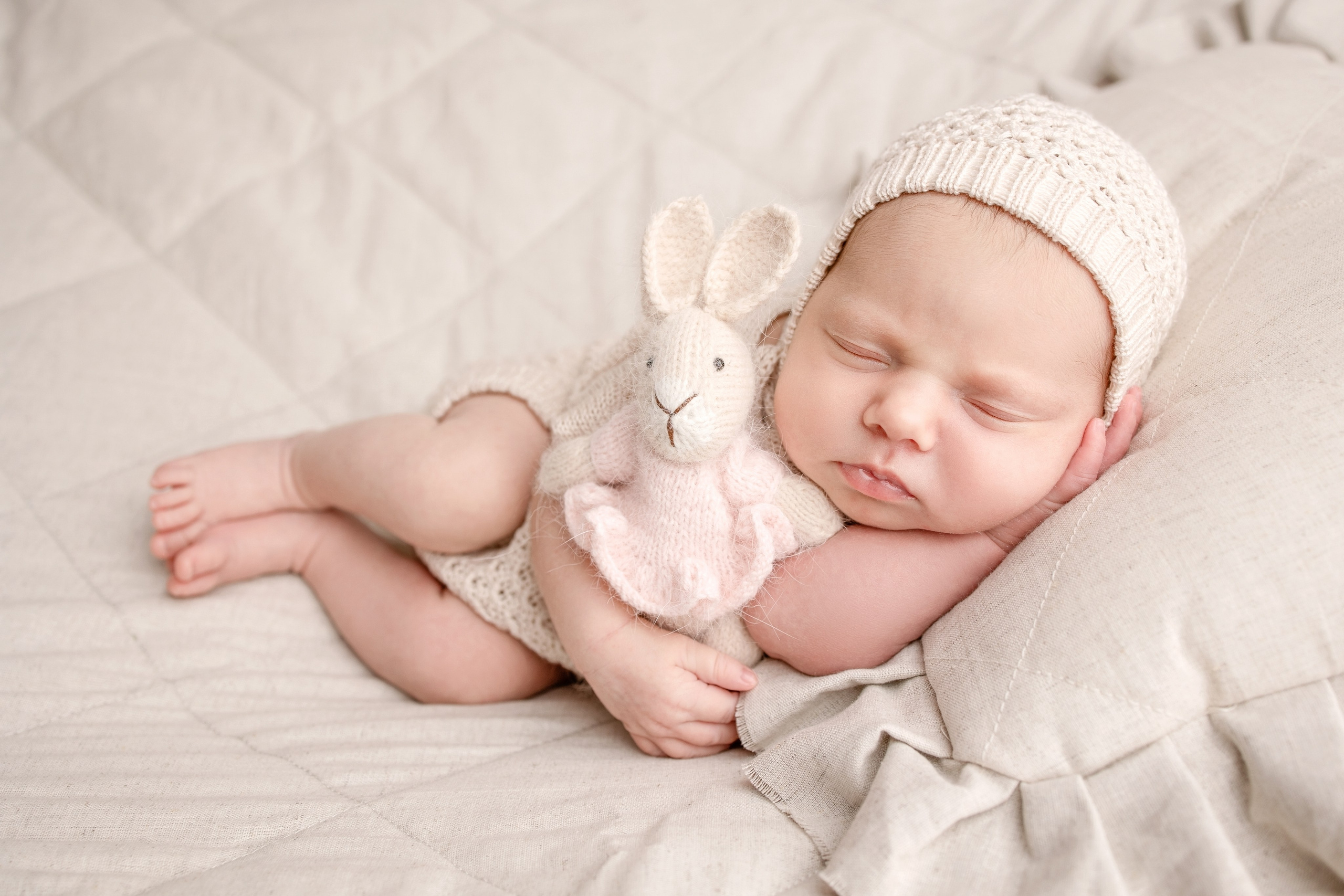 Нежная и милая фотосессия первых дней жизни Вашего ребенка в Минске. Фотограф новорождённых Минск — стоимость newborn фотосессии в Минске