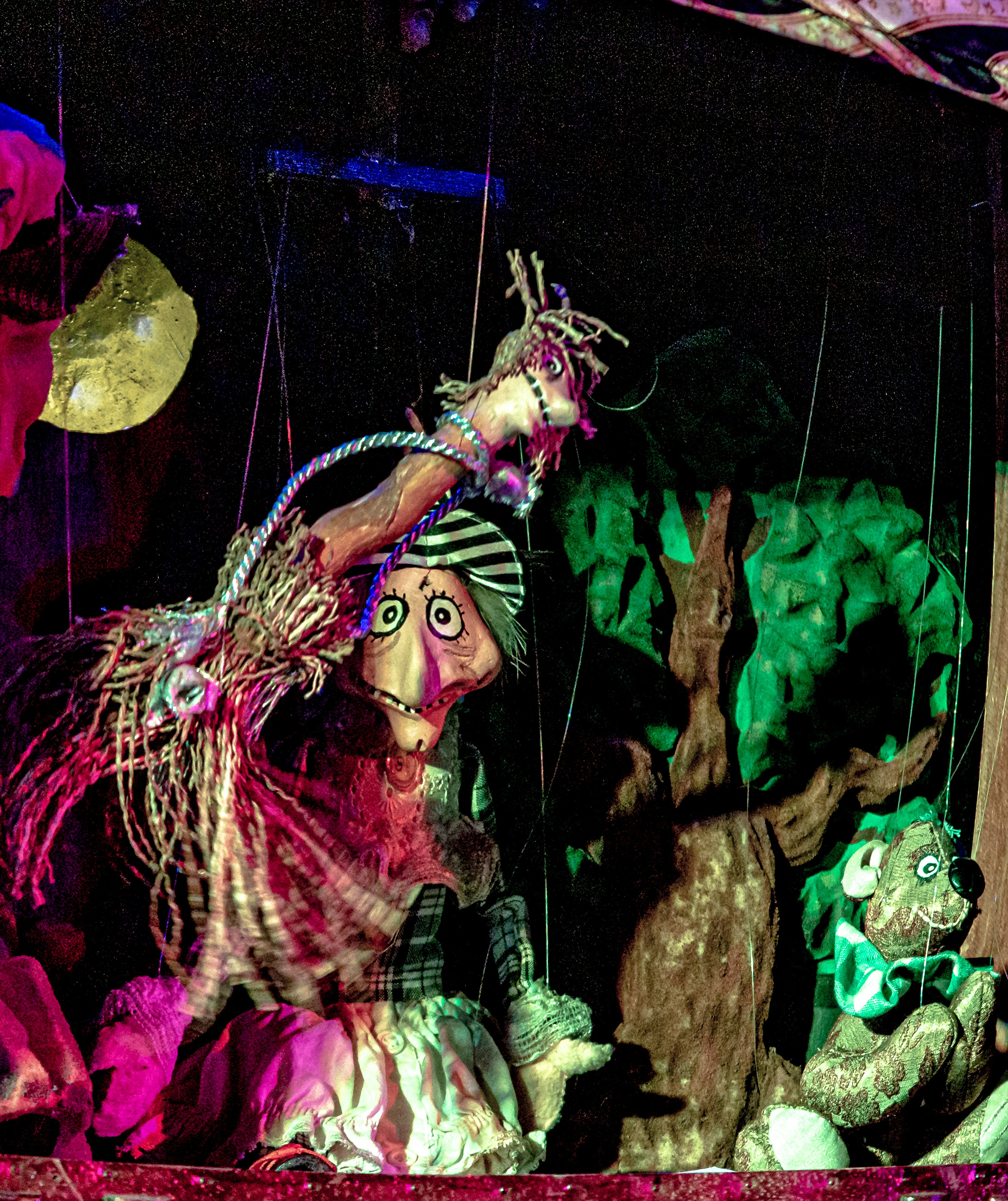 Маленькая ведьма спектакль театра Саквояж. Фотограф в Сочи Юрий Шептаев