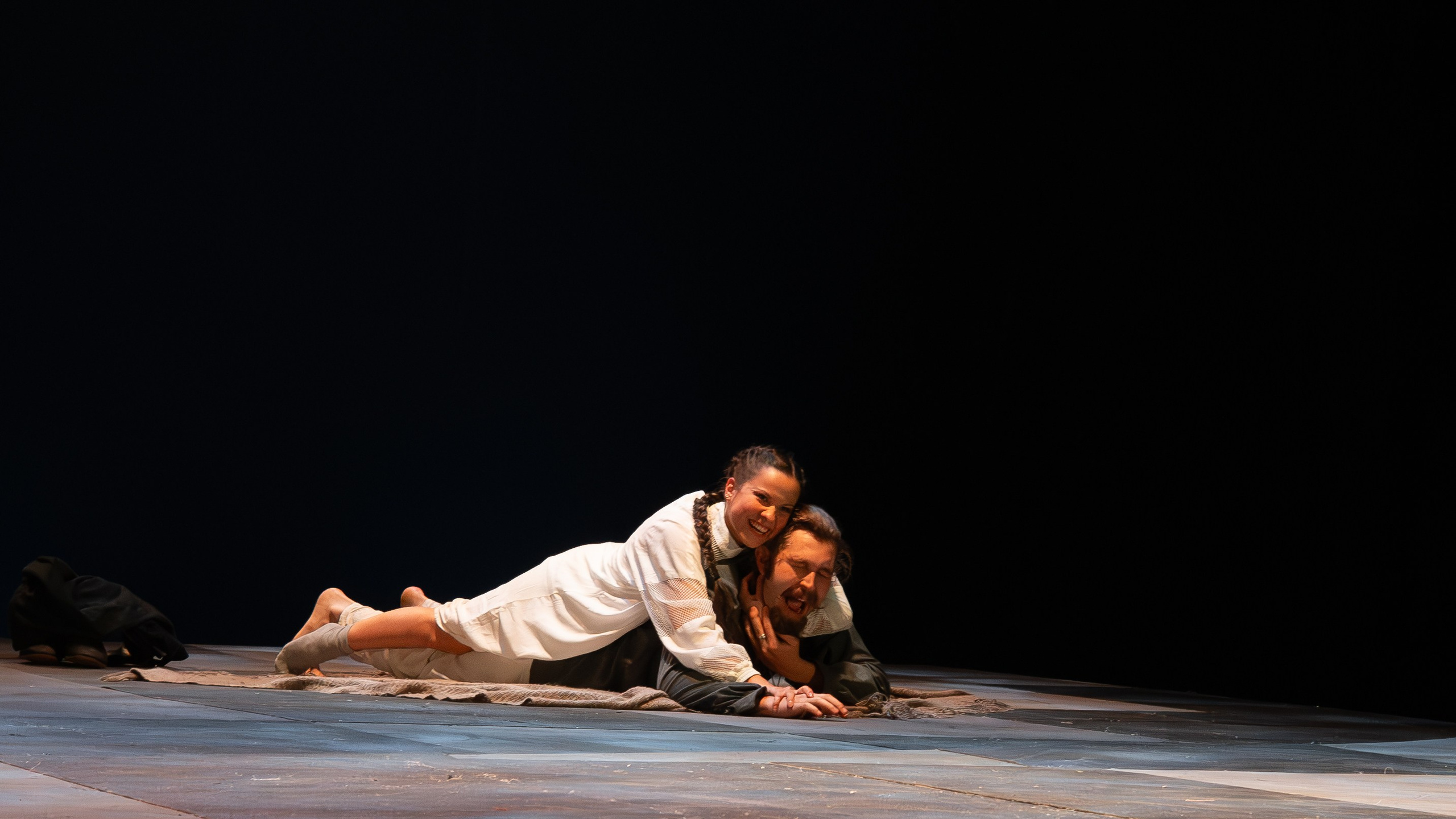 Астраханский Драматический Театр «Леди Макбет». Фотограф Марк Файзулин