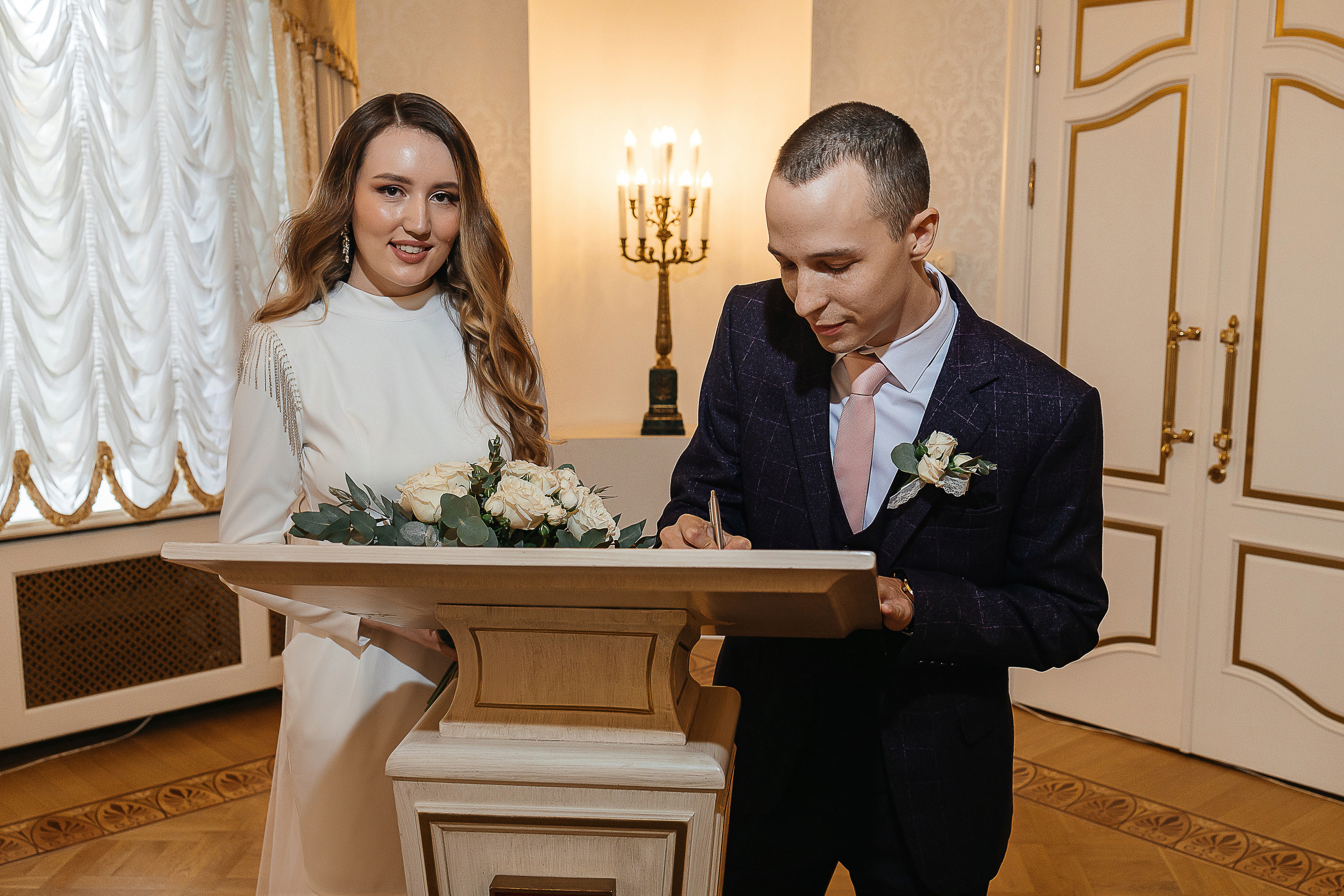 Роскошная выездная церемония в отеле. Олег Сверчков | Свадебный фотограф Вологда