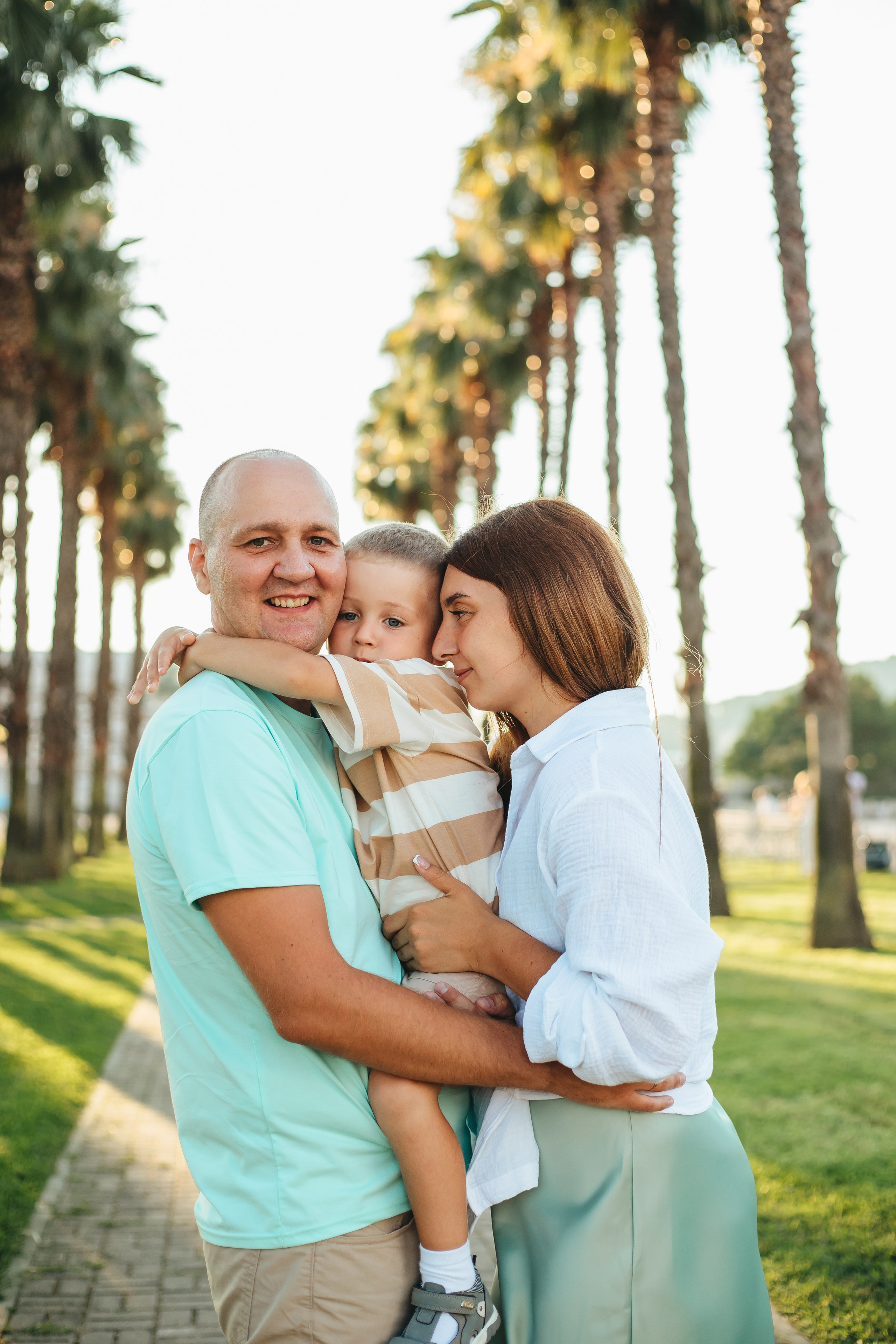 На берегу моря. Семейный и свадебный фотограф Сочи Адлер Сириус Красная поляна