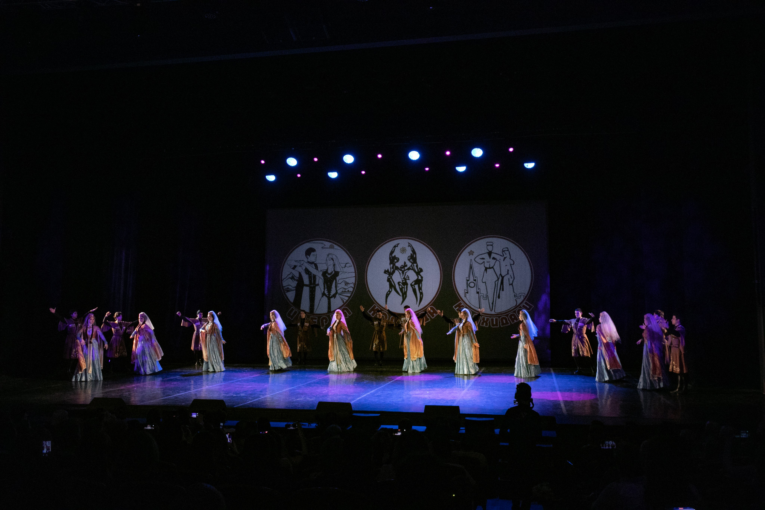 Концерт, грузинские танцы. Art photographer Nino