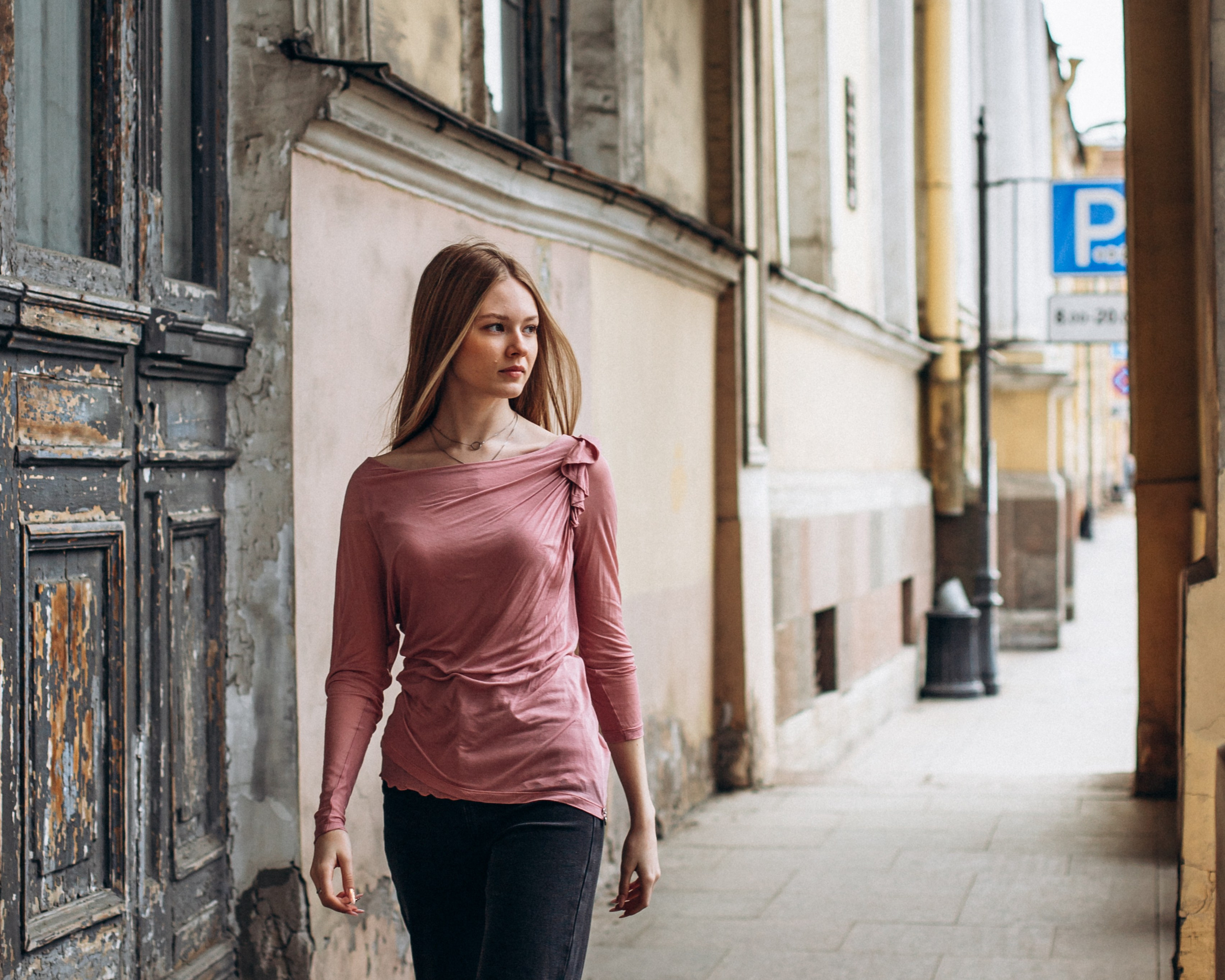 Юлия в мае. Фотопрогулка в Петербурге. Индивидуальный и семейный фотограф в Санкт-Петербурге