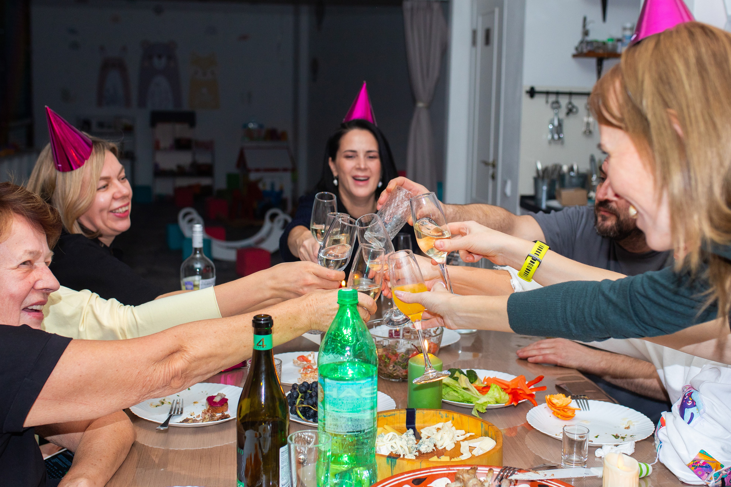 Гринч или как выключили свет в лофте вечером) атмосферные фото детского праздника со свечами и фонариками. Фотограф в Новосибирске Ася Зверева