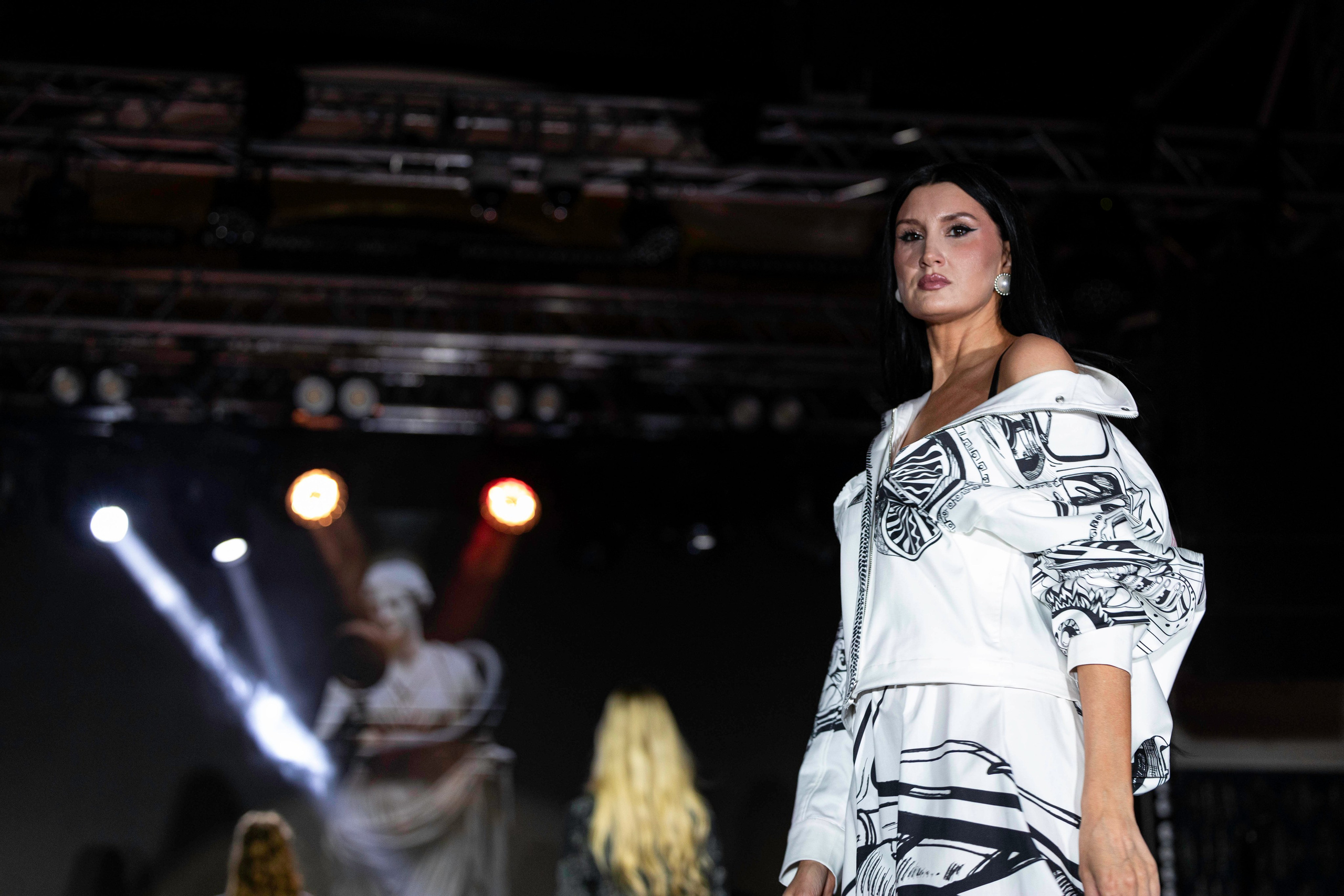 Модный показ «ИСКУШЕНИЕ» Казино Шамбала. Фотограф Olya Posnimay