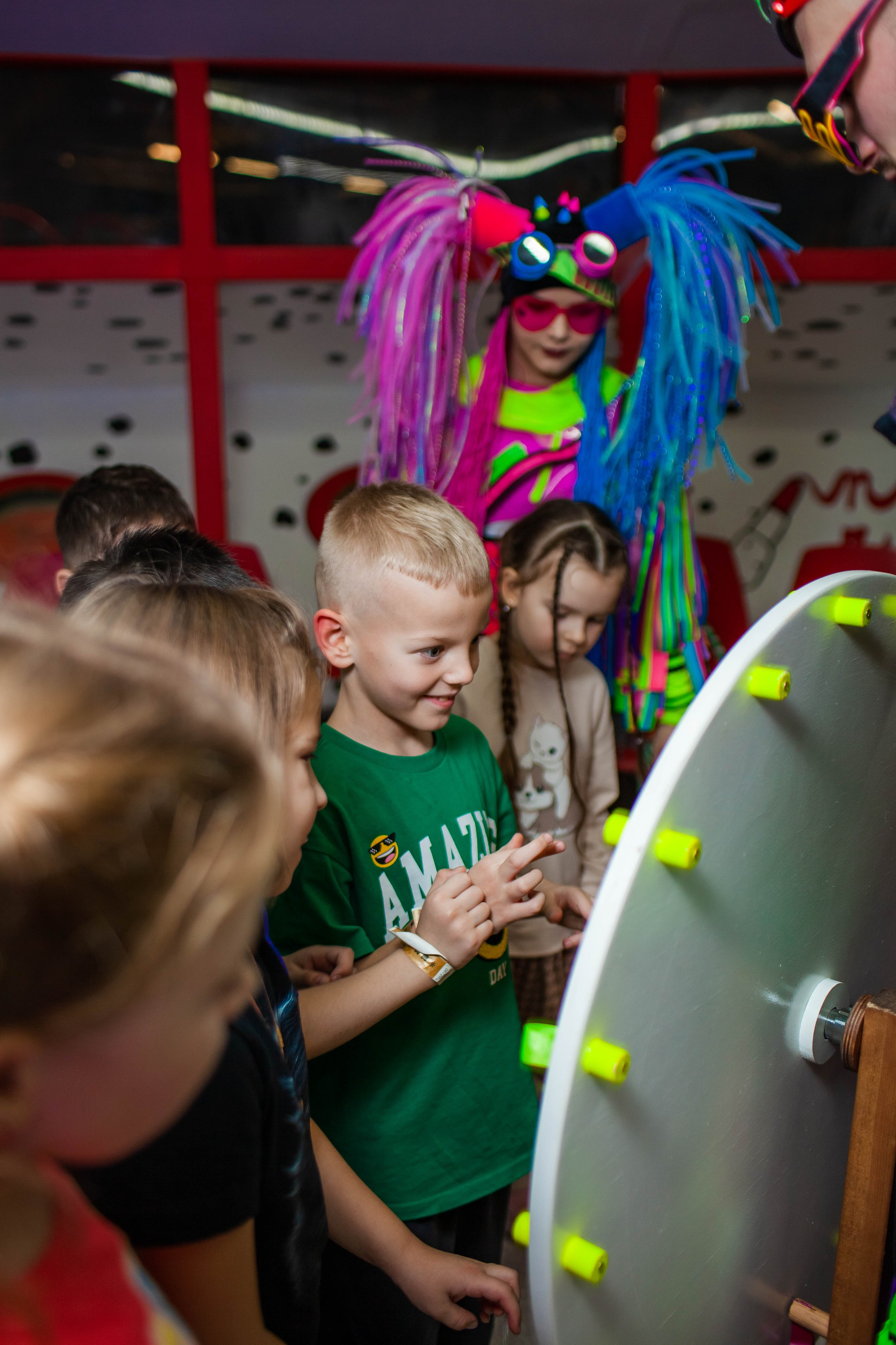 Неон Челендж День рождения Ярослава. Детский и семейный фотограф в Санкт-Петербурге Елизавета Сорокина