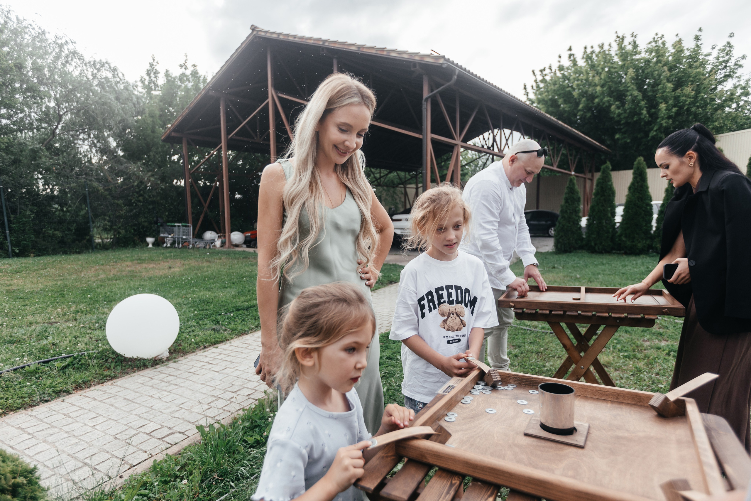 Крафтовые игры (настольные деревянные игры) в аренда на мероприятие. Инсталаб Краснодар фото и видео интерактивы на ваше мероприятие