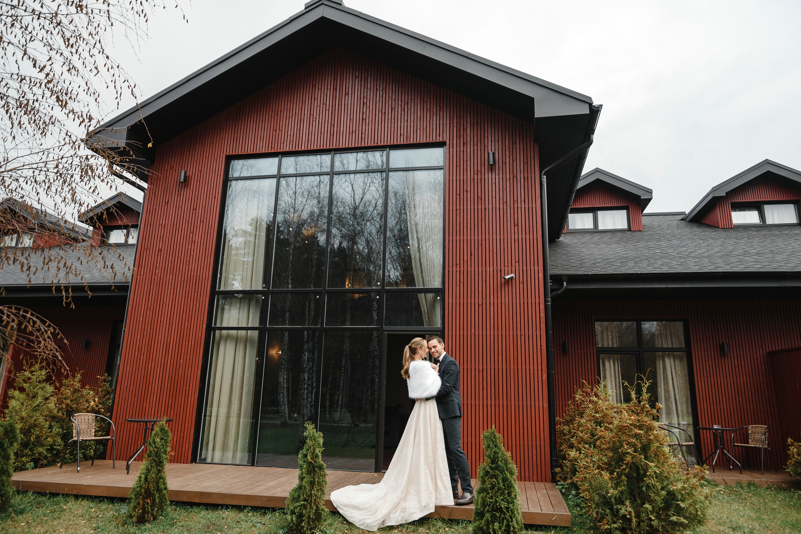 Свадебная фотосессия в отеле Art Village. Свадебный и семейный фотограф в Москве Светлана Зоткина