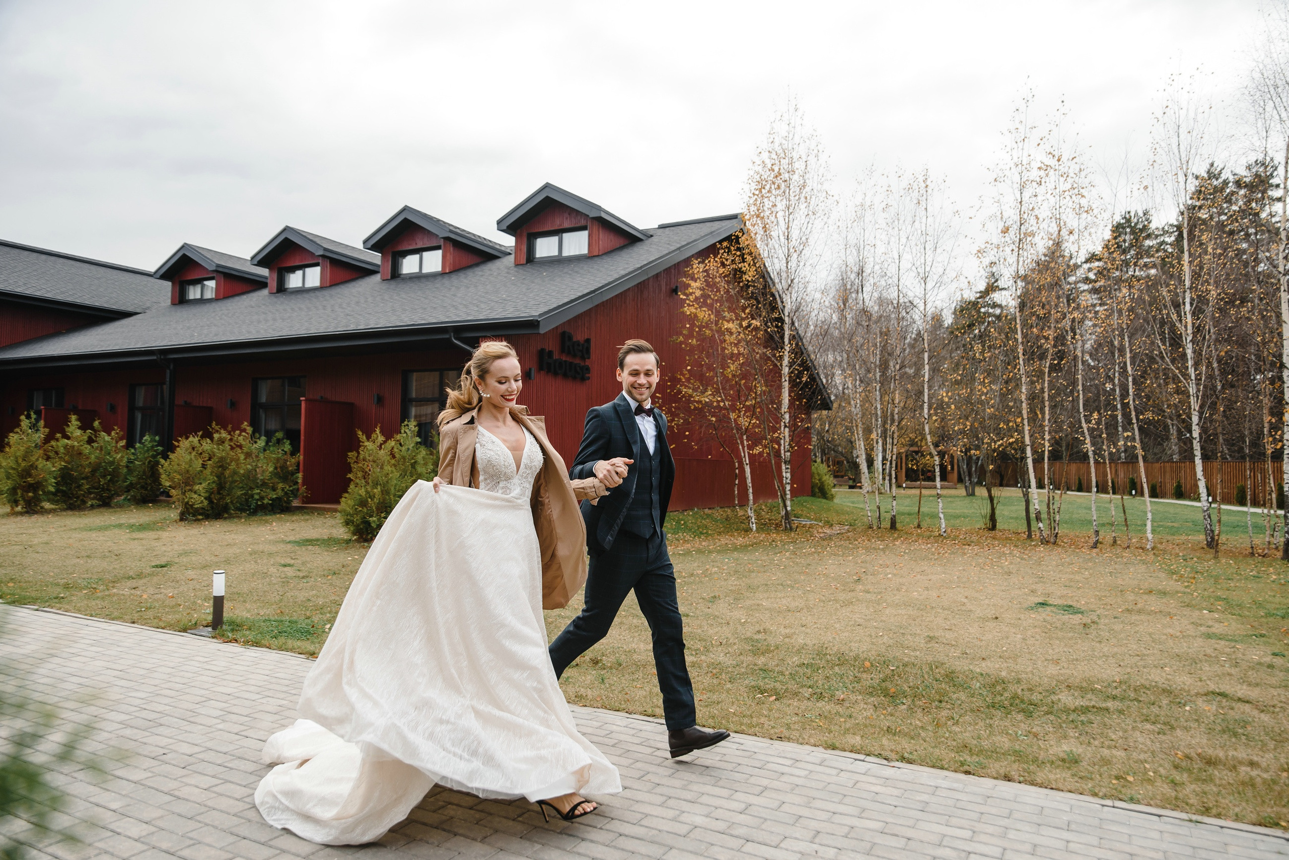 Свадебная фотосессия в отеле Art Village. Свадебный и семейный фотограф в Москве Светлана Зоткина