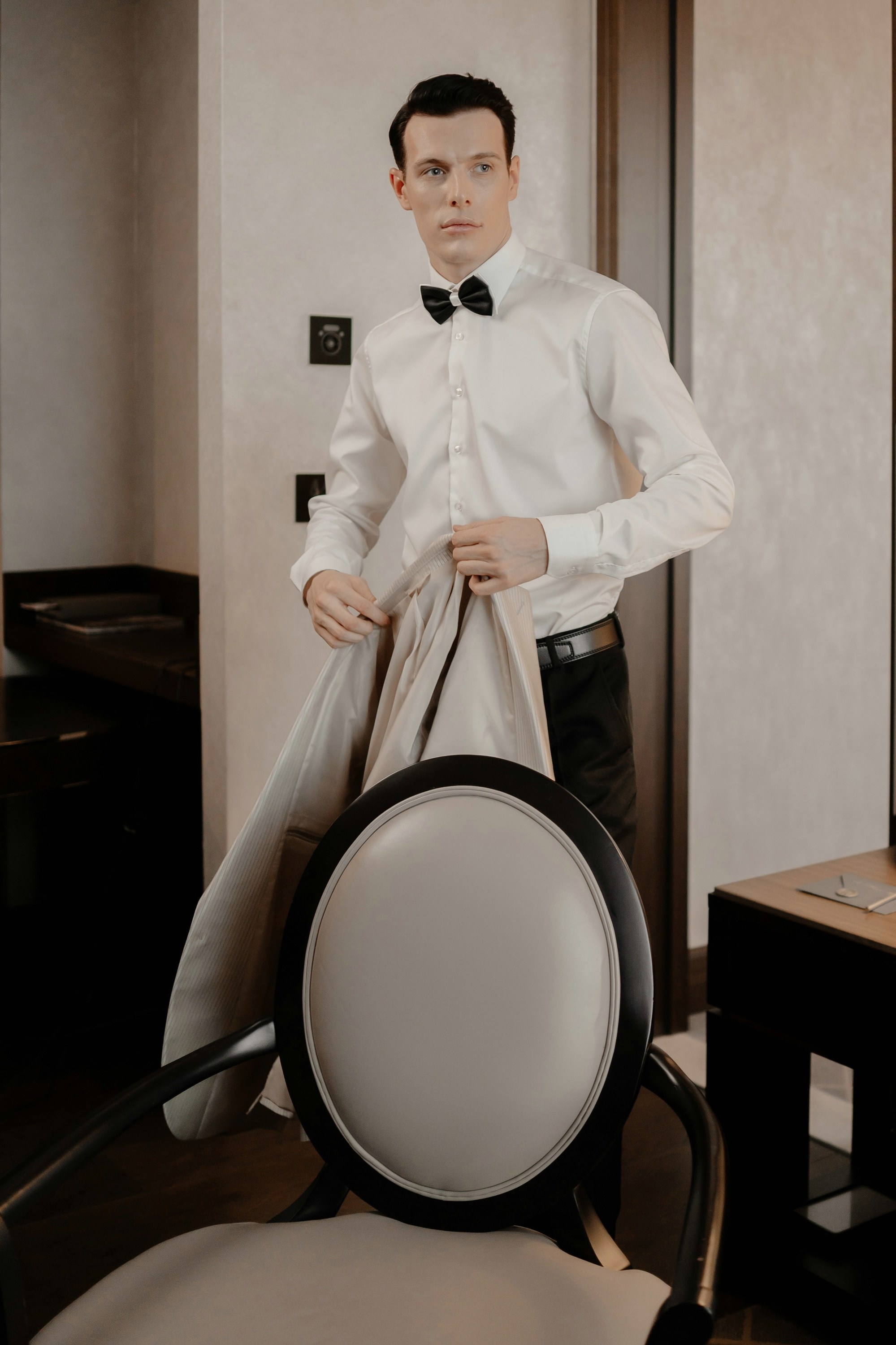 Фотосессия свадьбы на лестнице в Hyatt Regency Moscow Petrovsky Park. Свадебный и семейный фотограф в Москве Светлана Зоткина