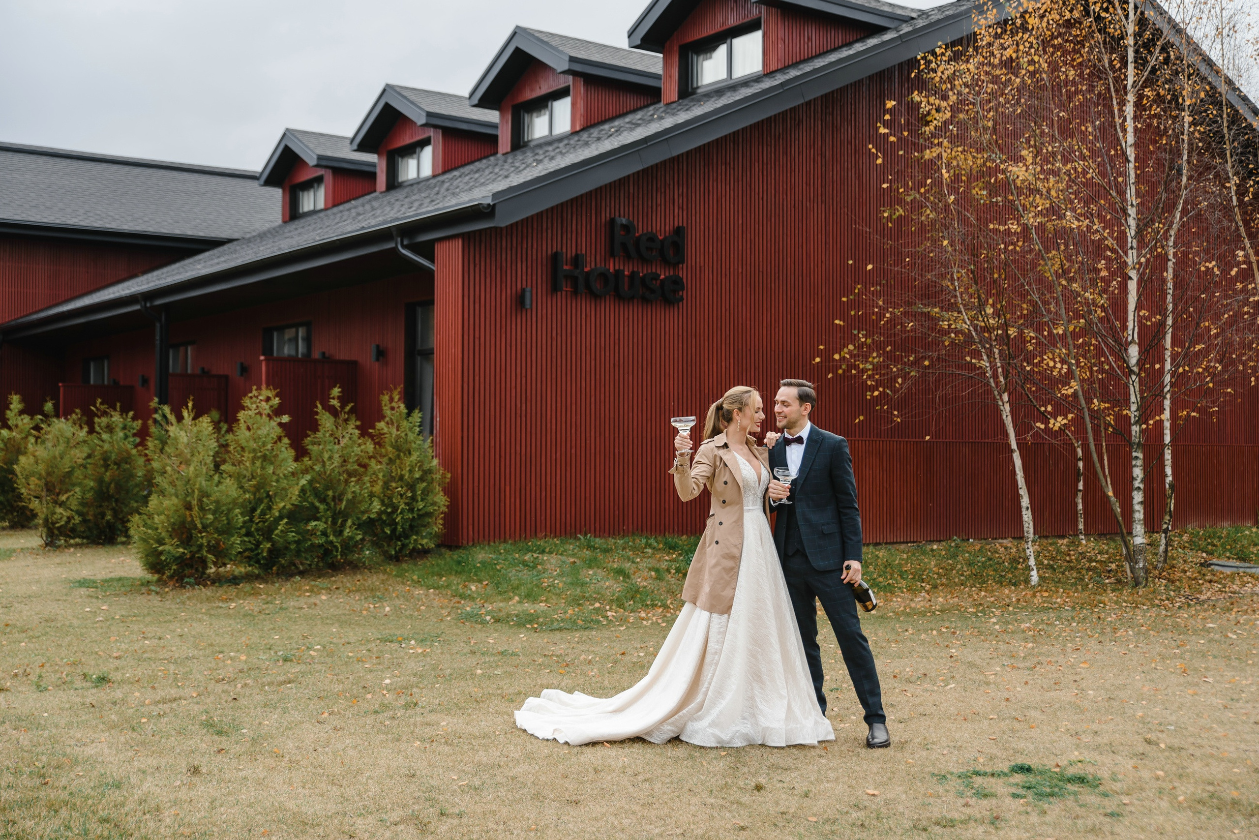 Свадебная фотосессия в отеле Art Village. Свадебный и семейный фотограф в Москве Светлана Зоткина