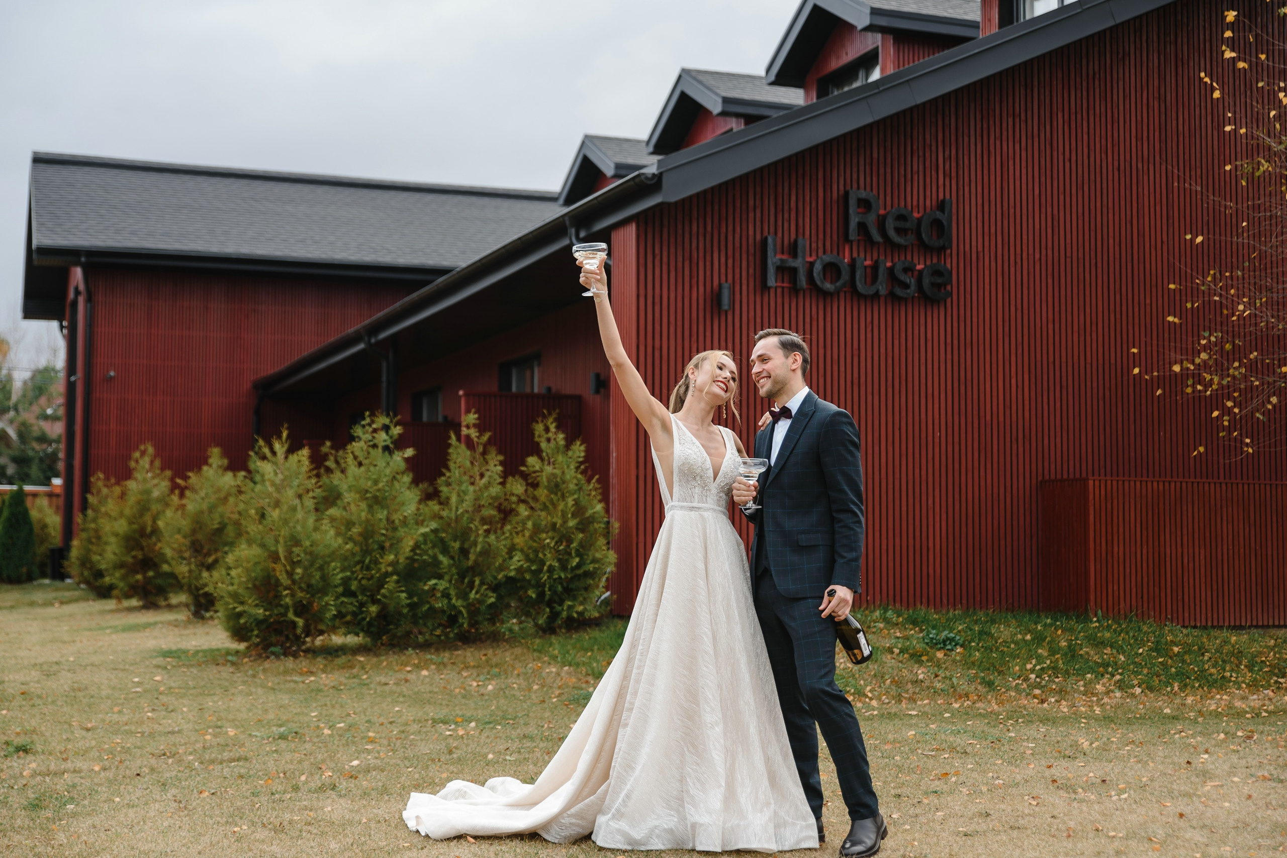 Свадебная фотосессия в отеле Art Village. Свадебный и семейный фотограф в Москве Светлана Зоткина