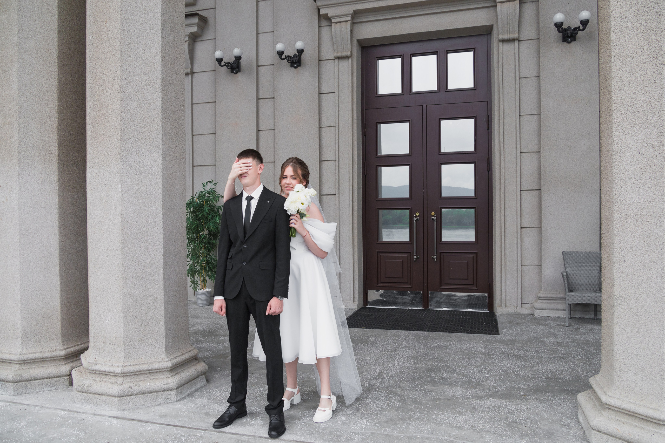 невеста жених. Фотограф. 